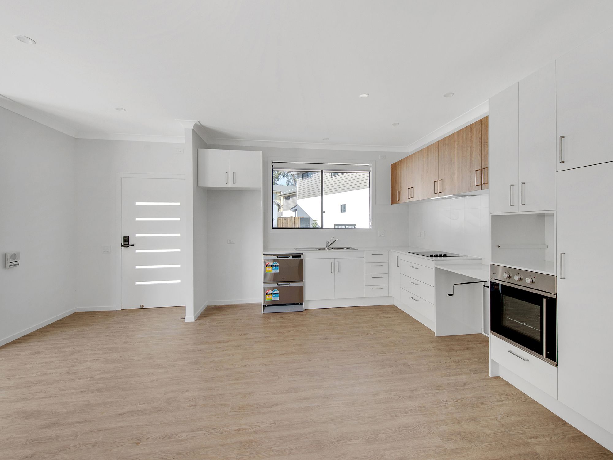 1 SDA + OOA Ground Floor Villa in Joyner! — Home image 3
