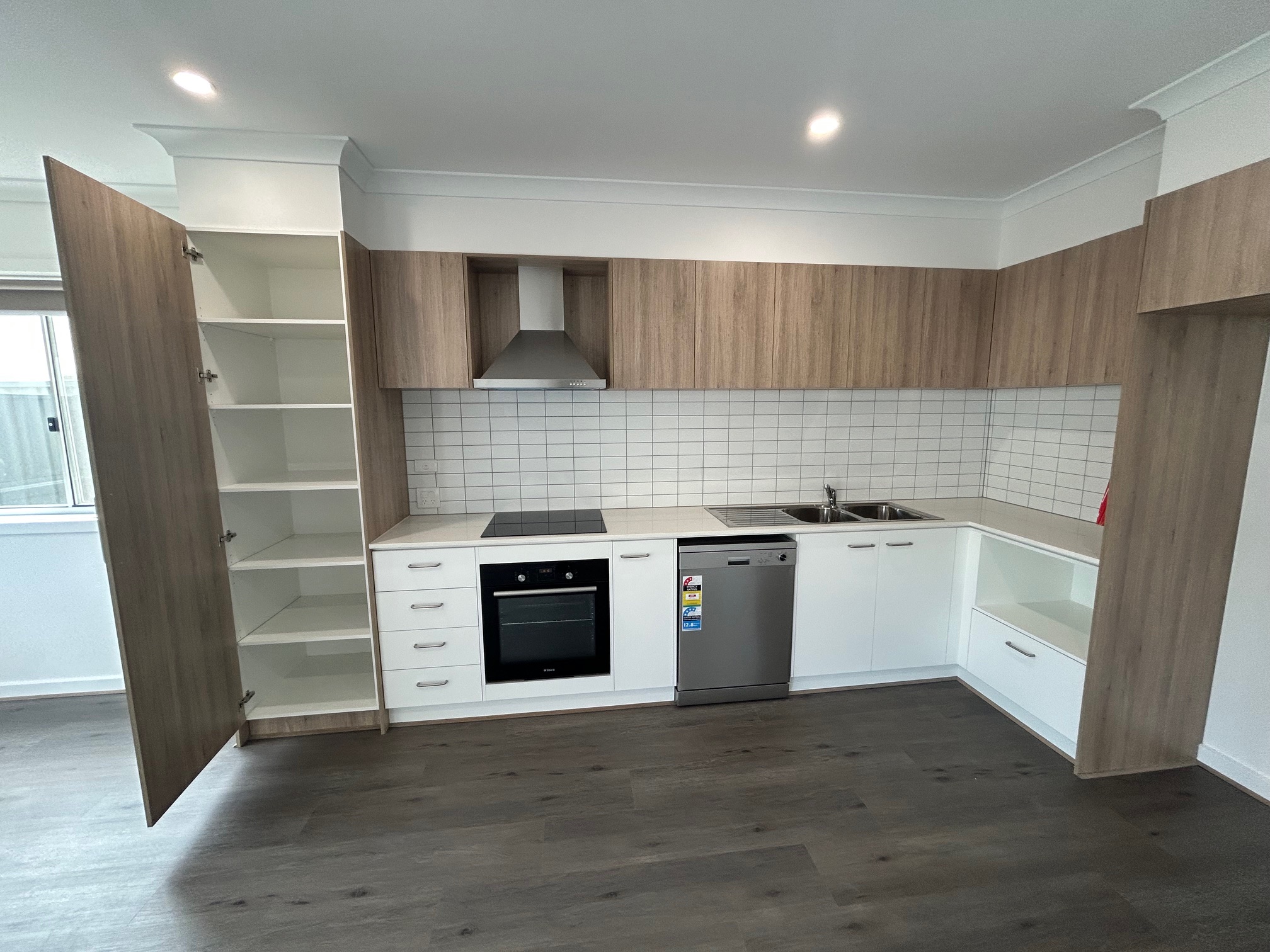 Brand New Modern SDA IL Home - 2 Bedroom + 1 OOA in Clyde VIC — Home image 2