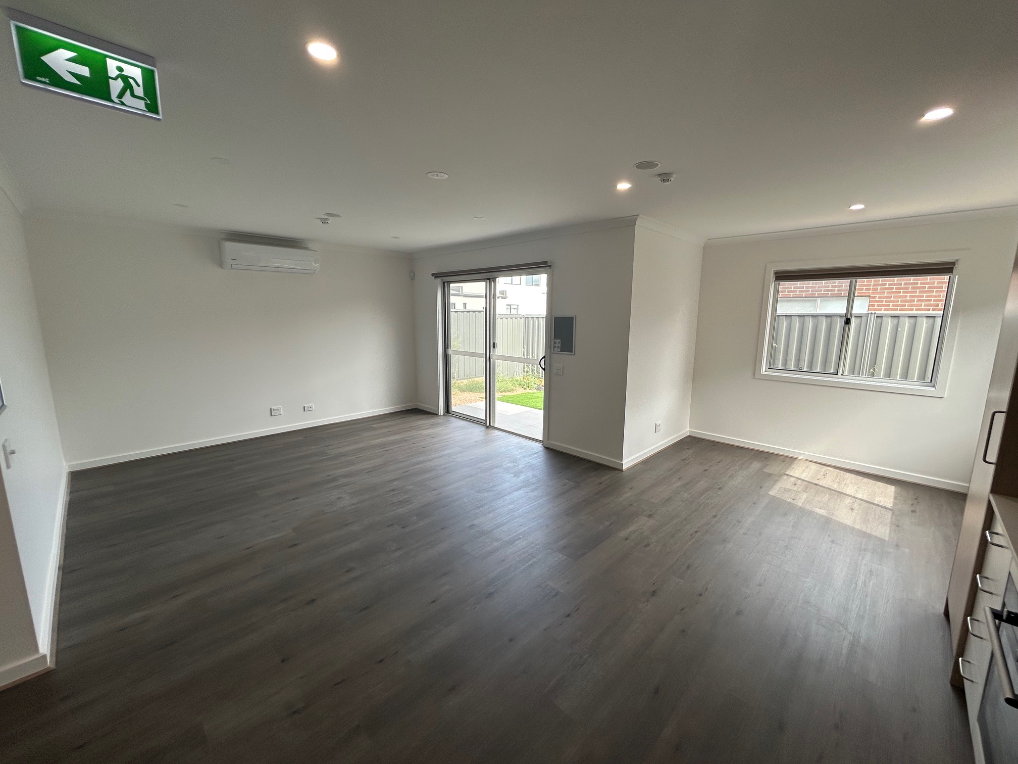 Brand New Modern SDA IL Home - 2 Bedroom + 1 OOA in Clyde VIC — Home image 4