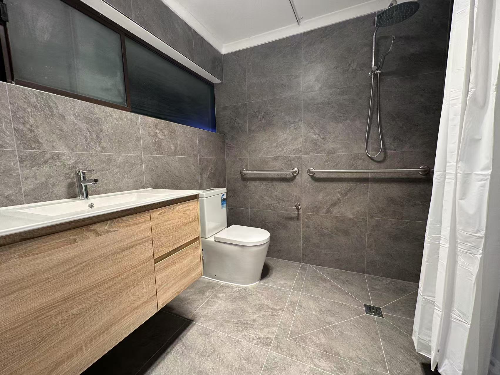 Deluxe Accessible SIL in Wantrina — Home image 7