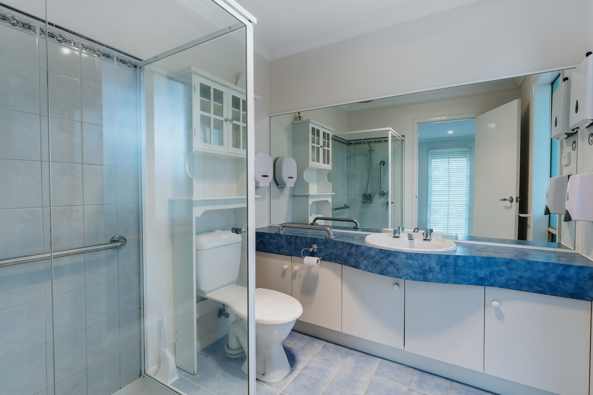 Narre Warren Home: Accessible Living with Gym, Table Tennis & BBQ — Home image 3