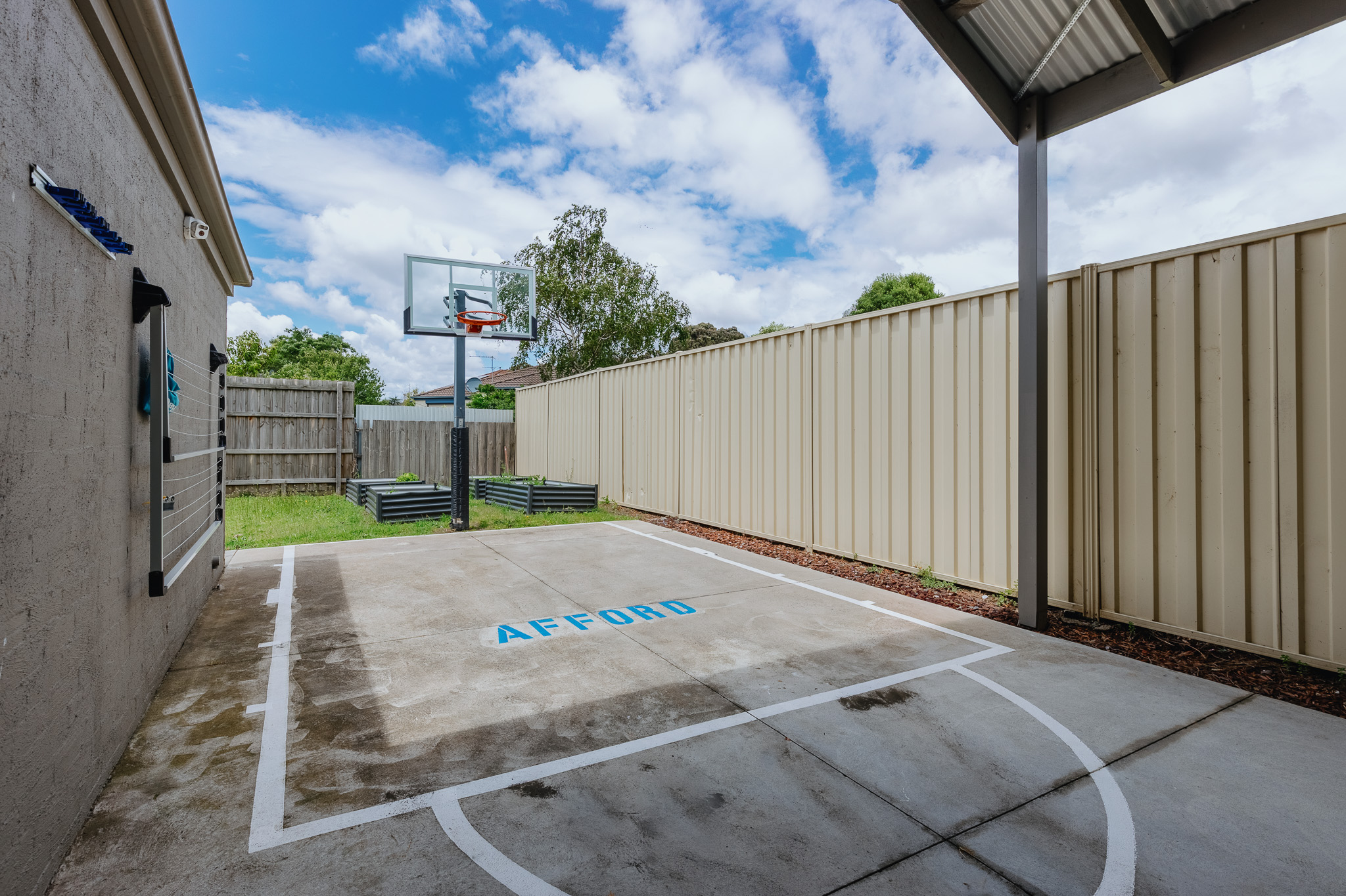 Narre Warren Home: Accessible Living with Gym, Table Tennis & BBQ — Home image 9