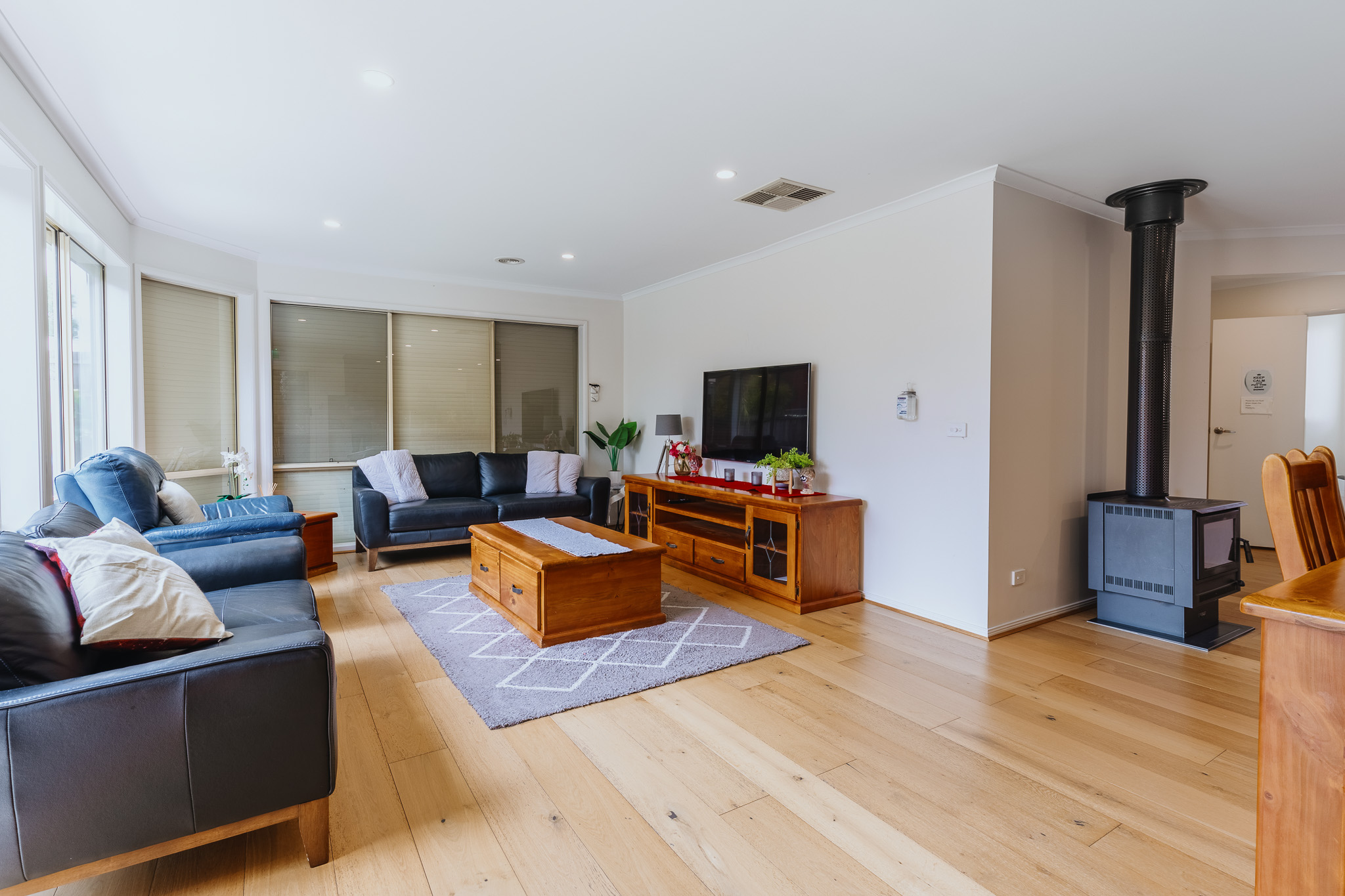 Narre Warren Home: Accessible Living with Gym, Table Tennis & BBQ — Home image 12