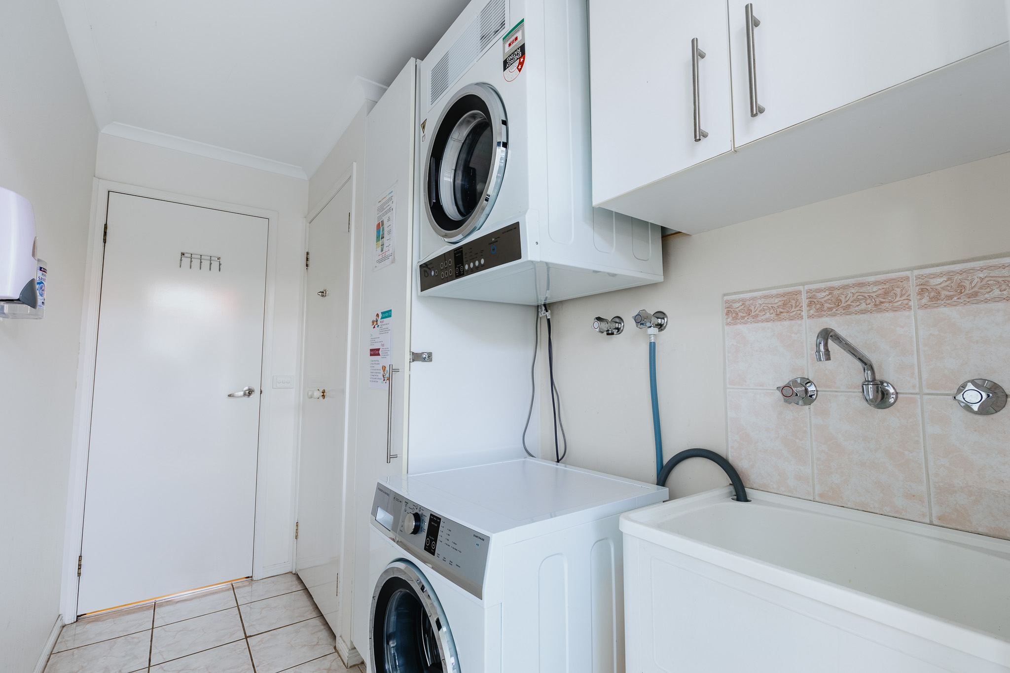 Narre Warren Home: Accessible Living with Gym, Table Tennis & BBQ — Home image 14