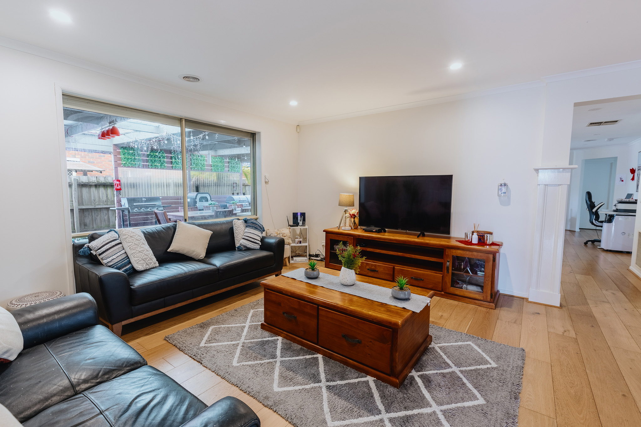 Narre Warren Home: Accessible Living with Gym, Table Tennis & BBQ — Home image 15