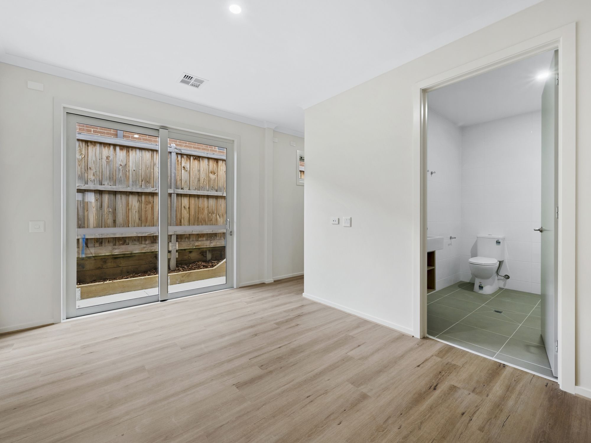 Brand-New Robust SDA Home in the Heart of Officer — Home image 6