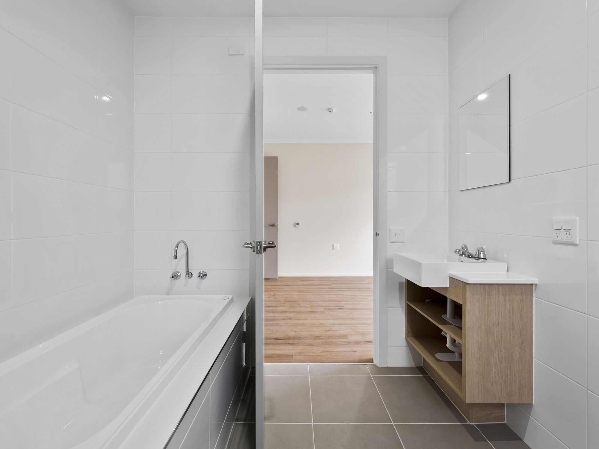 Brand-New Robust SDA Home in the Heart of Officer — Home image 8