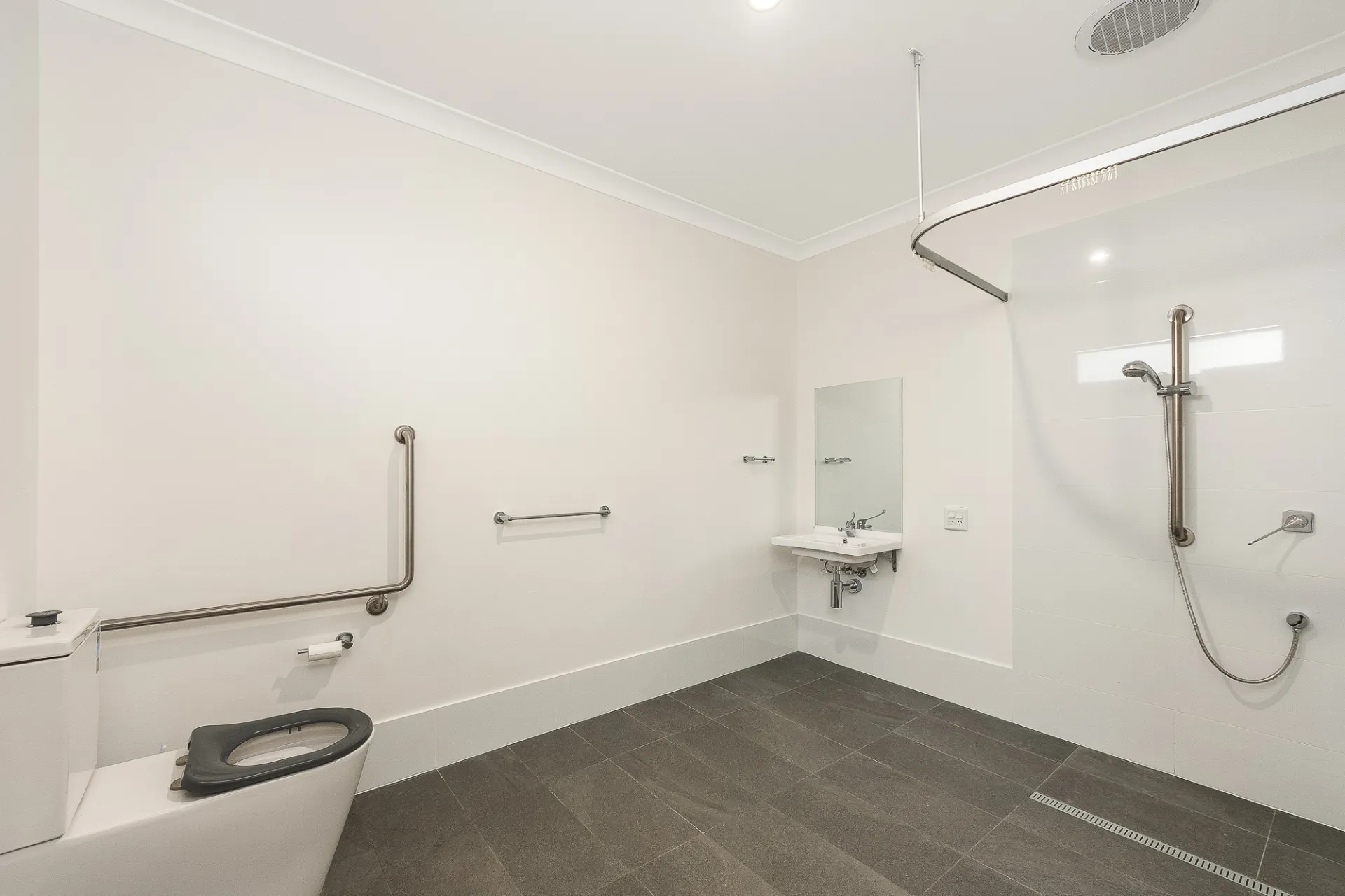 P 129 Grassmere — Home image 10