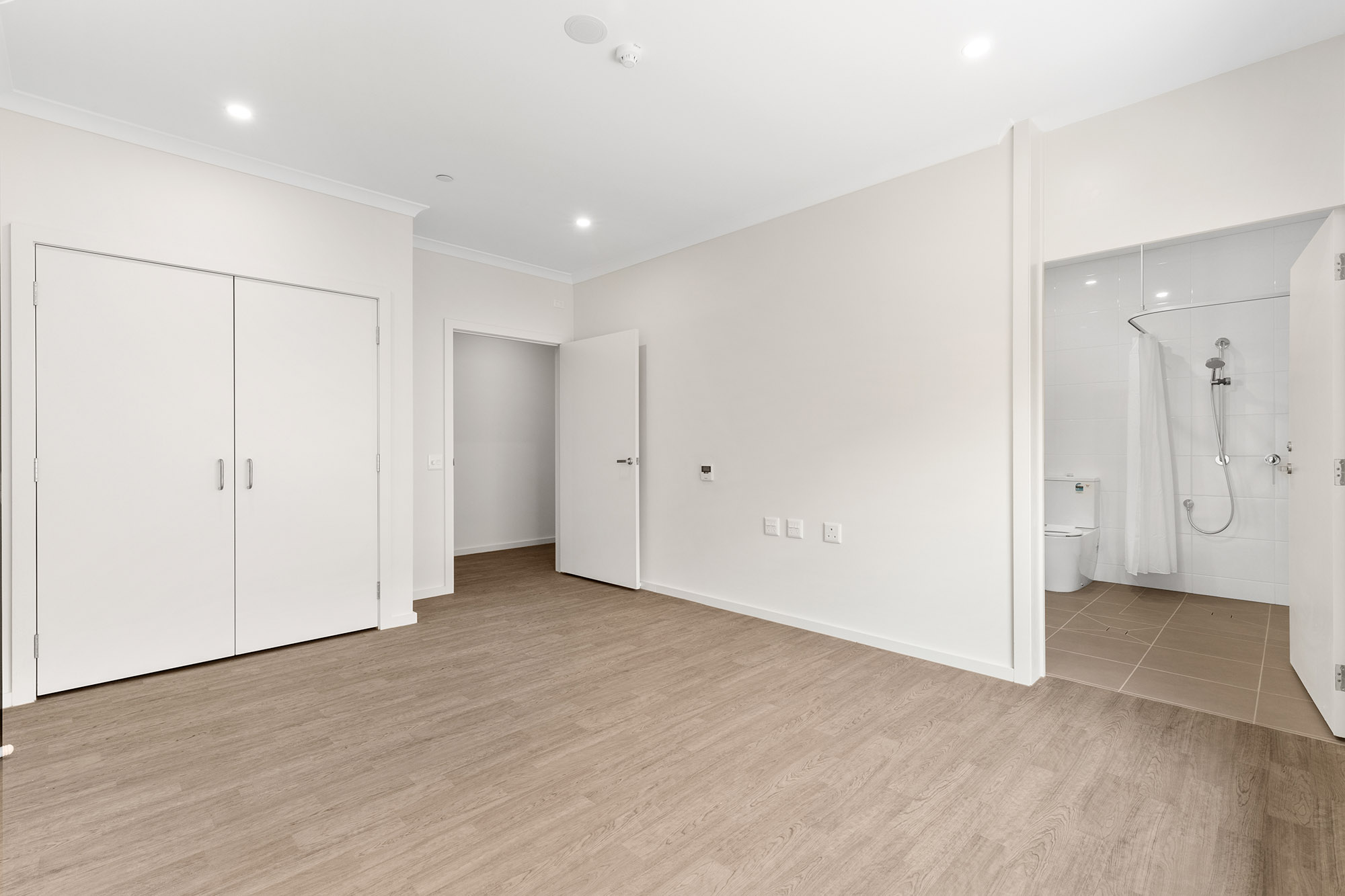 Modern 2-bedroom living in St.Albans — Home image 2