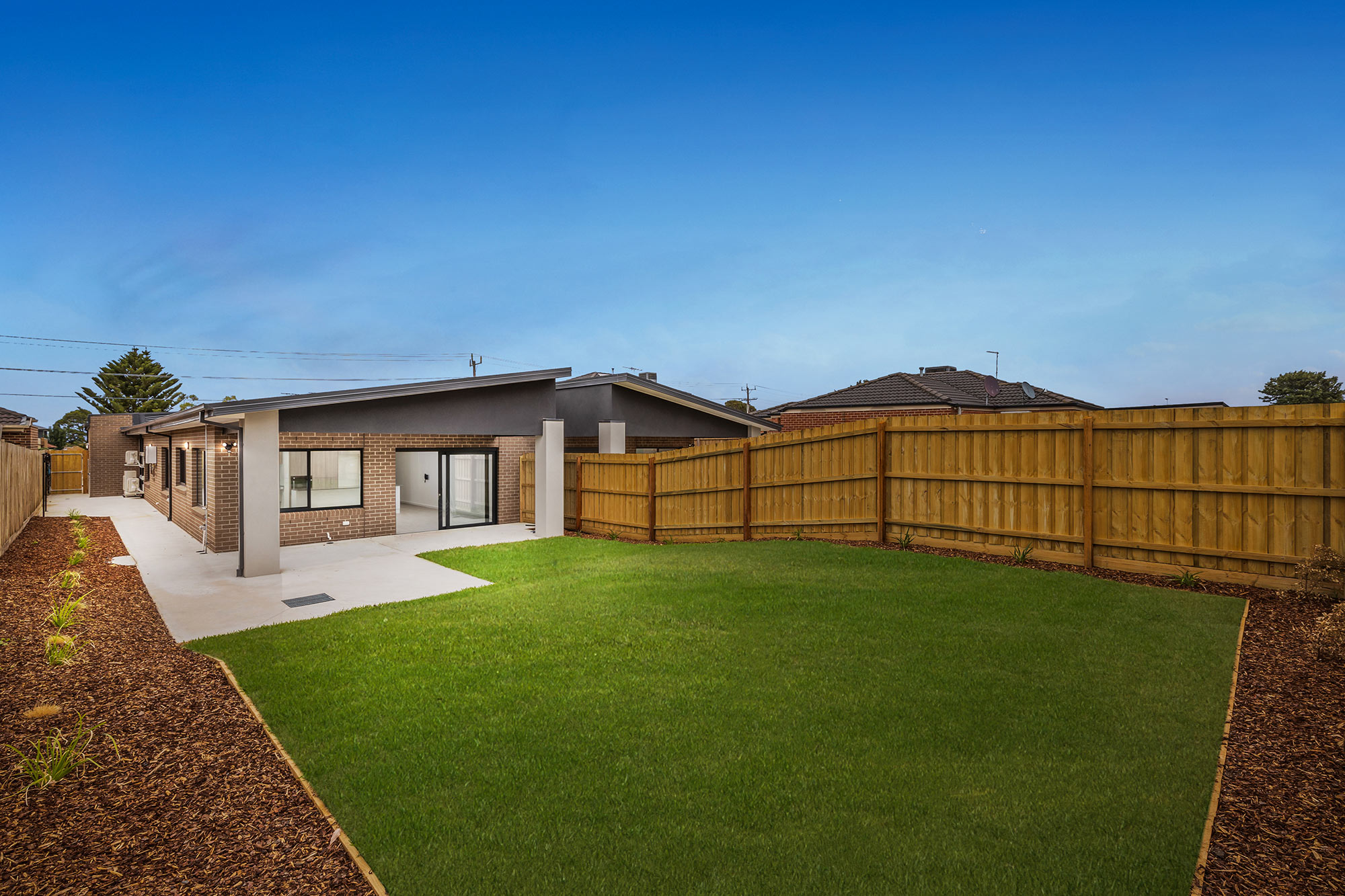Modern 2-bedroom living in St.Albans — Home image 3