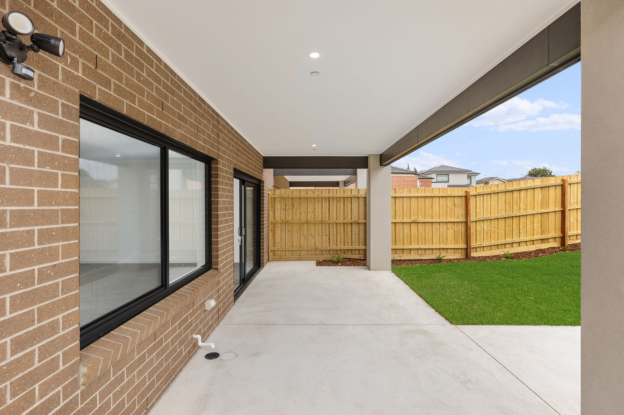 Modern 2-bedroom living in St.Albans — Home image 17