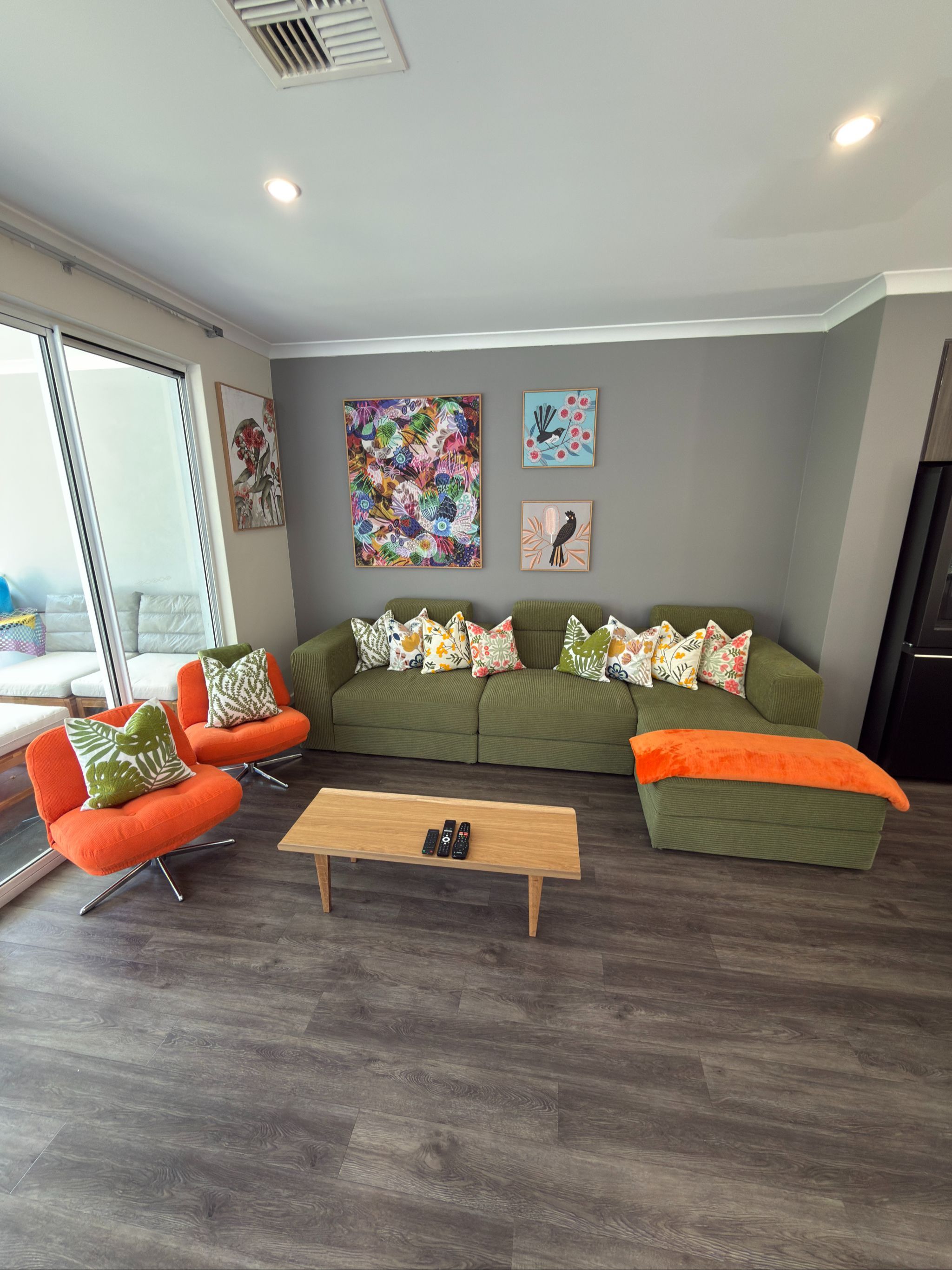Stylish and Modern SIL Home in Belmont (Djilba) — Home image 3