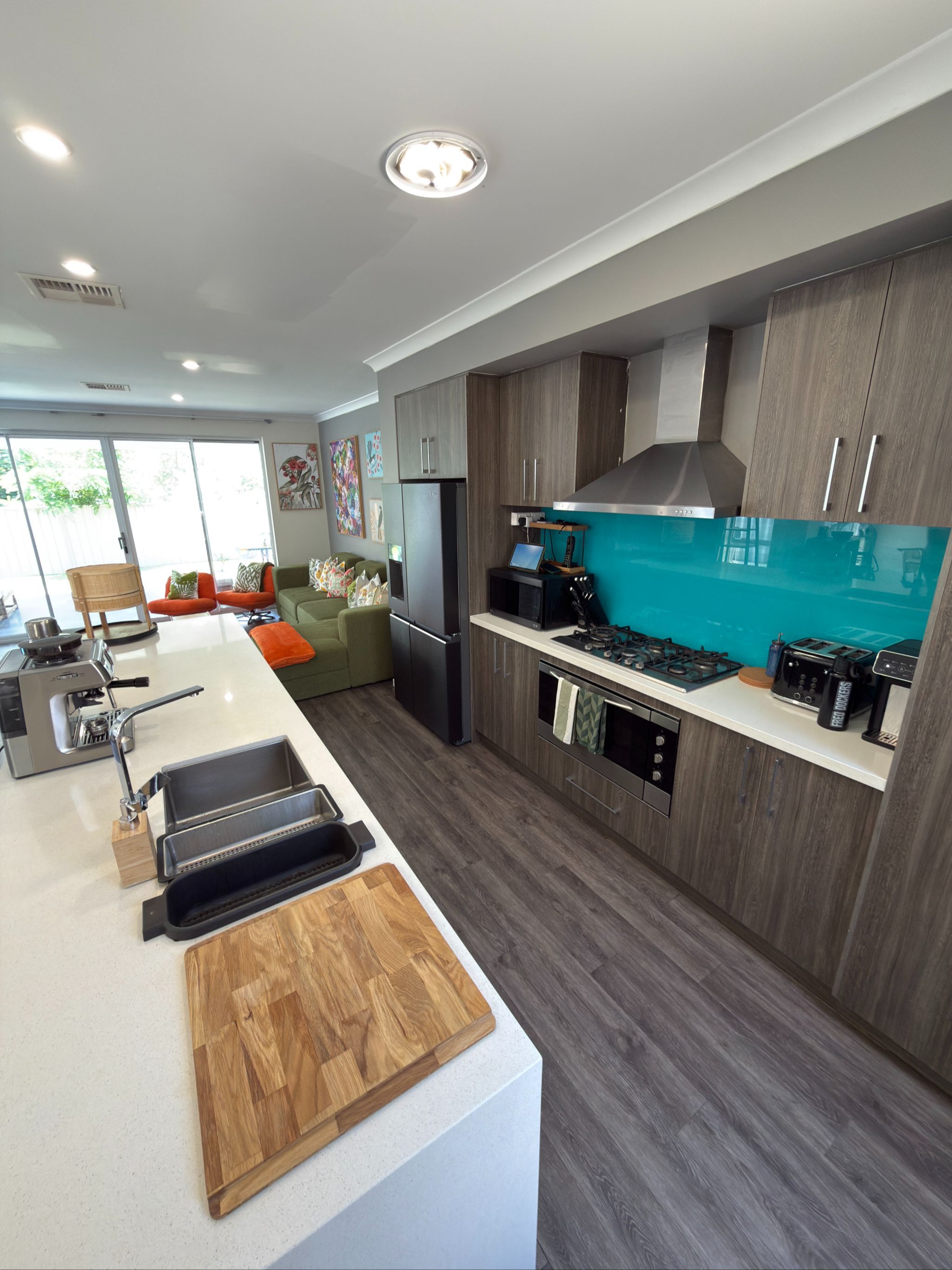Stylish and Modern SIL Home in Belmont (Djilba) — Home image 4