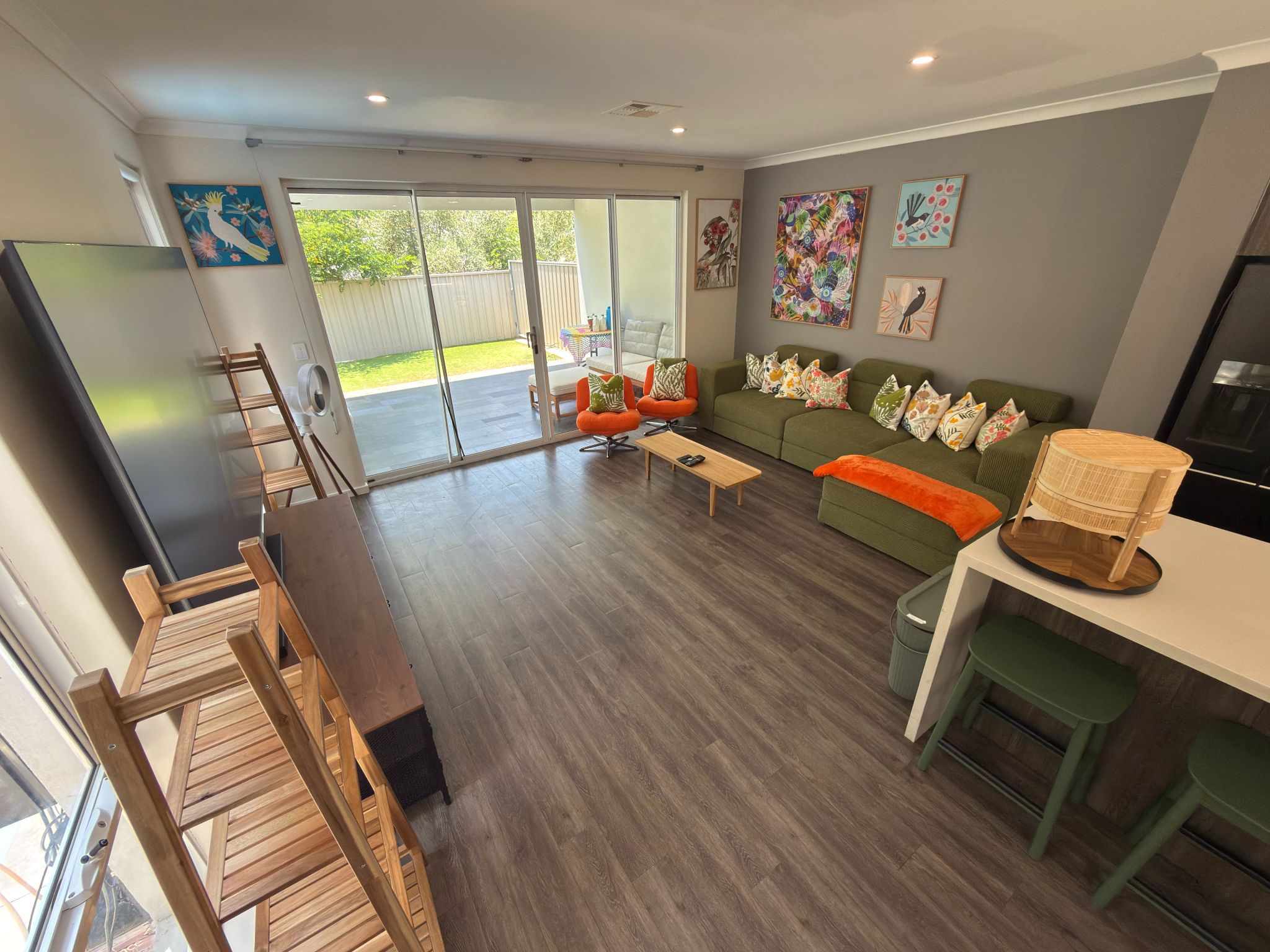 Stylish and Modern SIL Home in Belmont (Djilba) — Home image 5