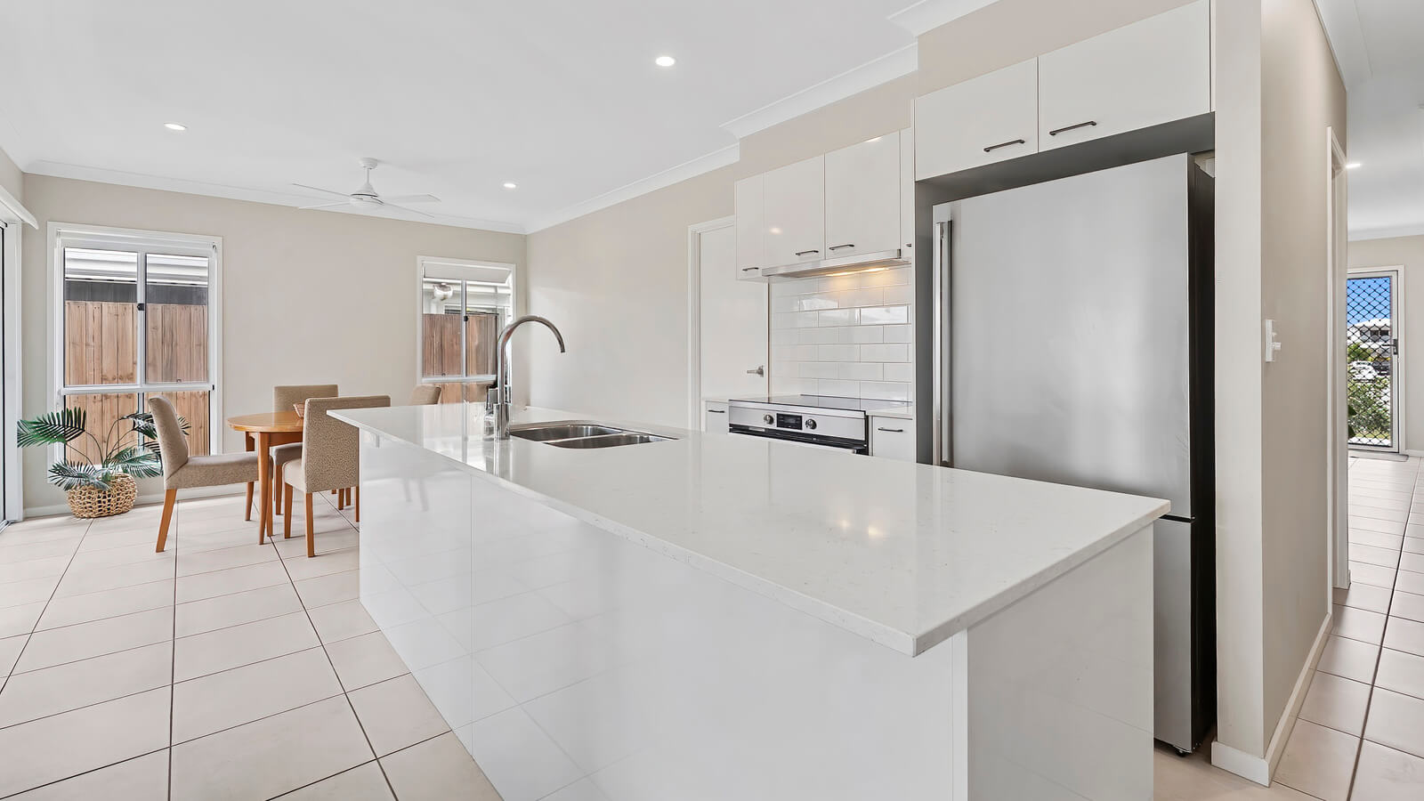 Enjoy Modern Living in Banya, Sunshine Coast — Home image 6