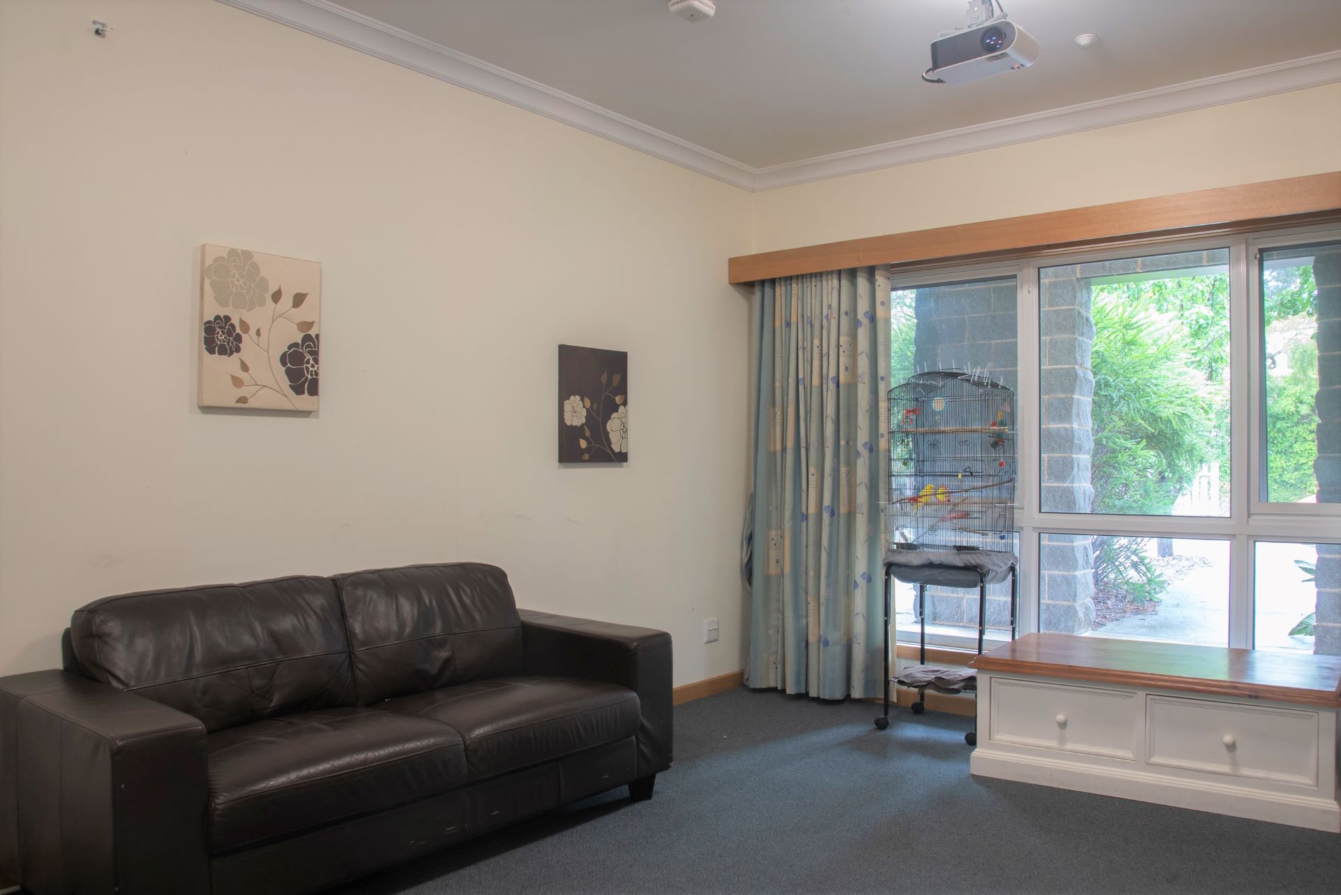 HPS Accommodation in the heart of Frankston — Home image 9