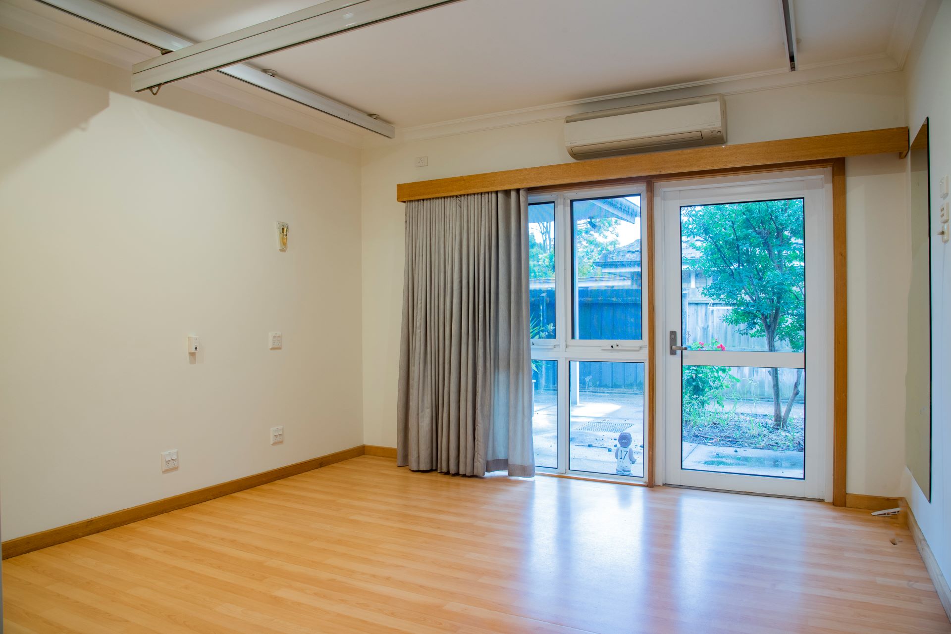HPS Accommodation in the heart of Frankston — Home image 10