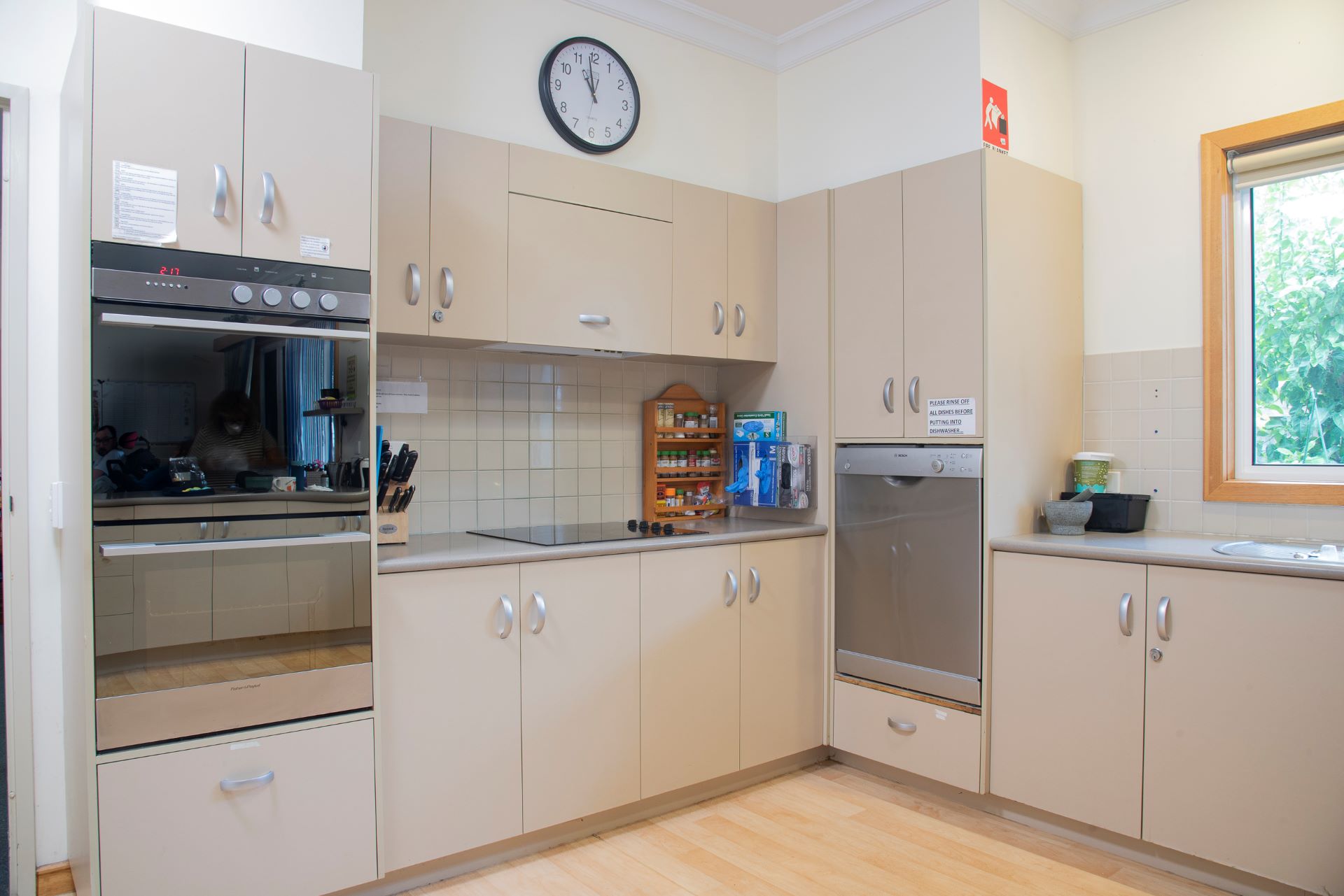 HPS Accommodation in the heart of Frankston — Home image 13