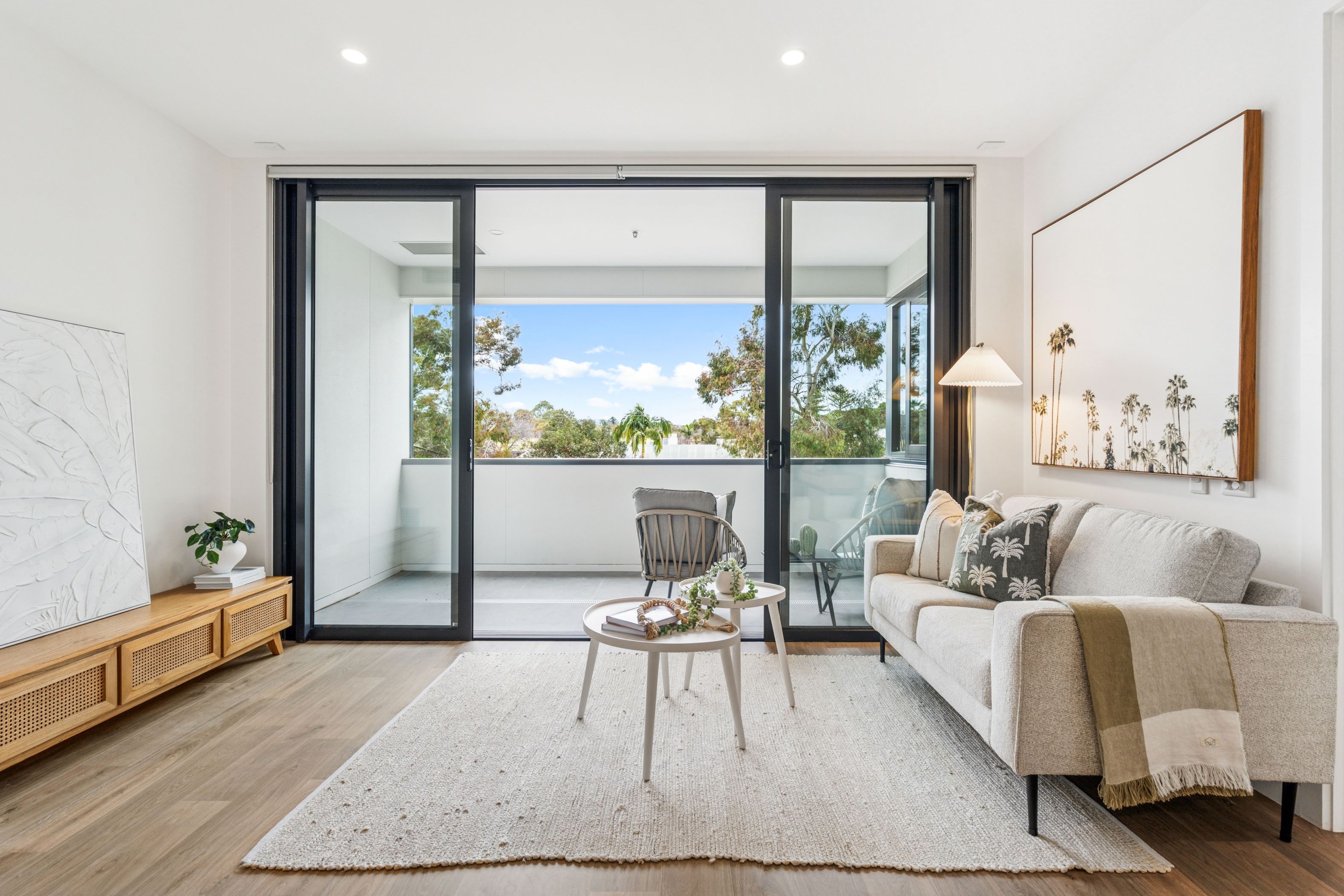 HACKNEY - HPS/FA SDA APARTMENTS AVAILABLE NOW — Home image 2