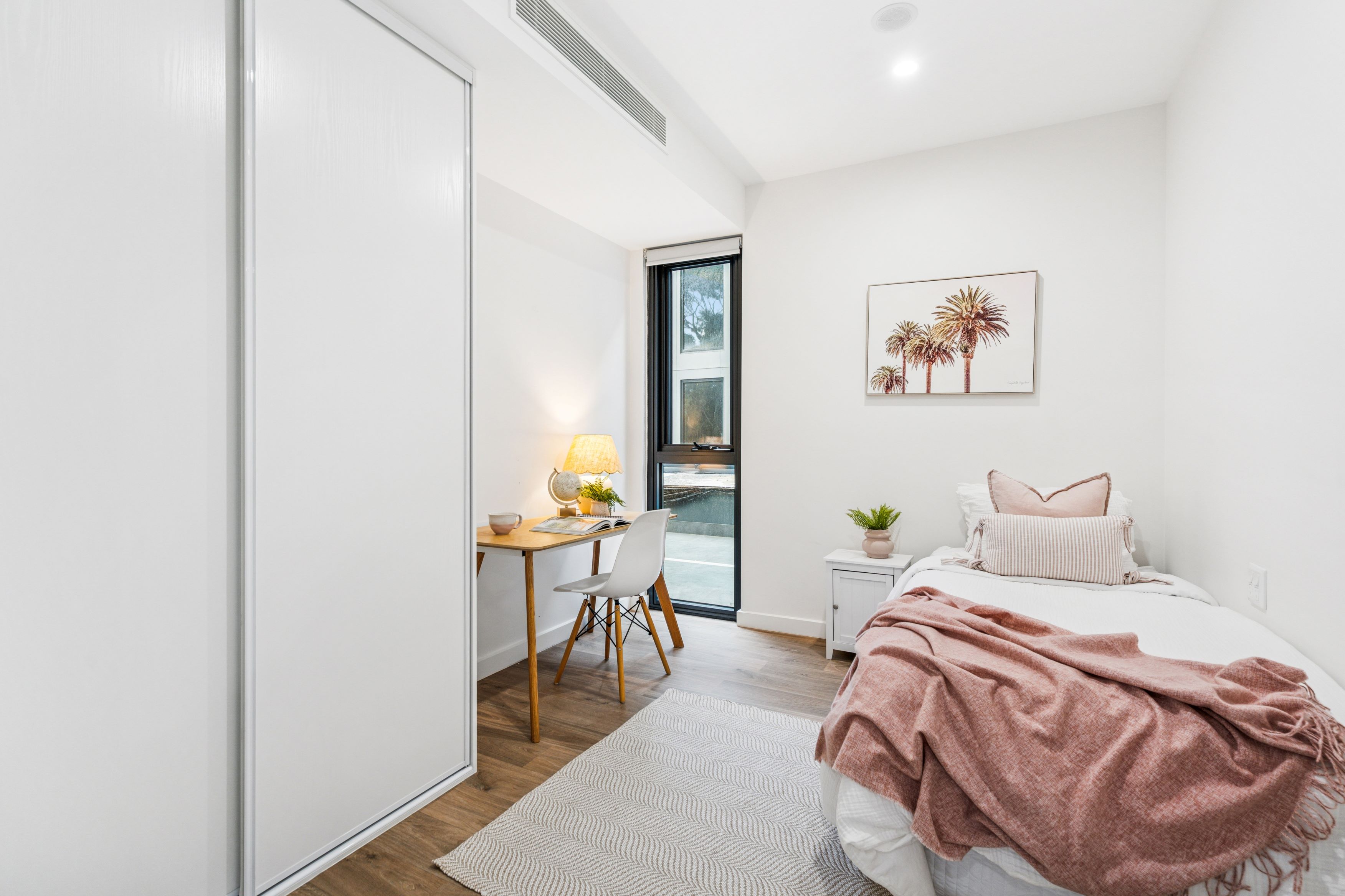 HACKNEY - HPS/FA SDA APARTMENTS AVAILABLE NOW — Home image 10