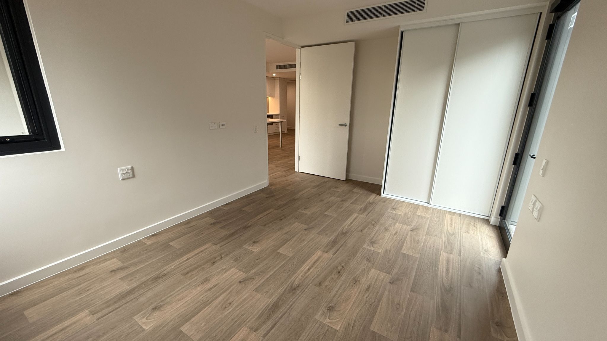 HACKNEY - HPS/FA SDA APARTMENTS AVAILABLE NOW — Home image 4