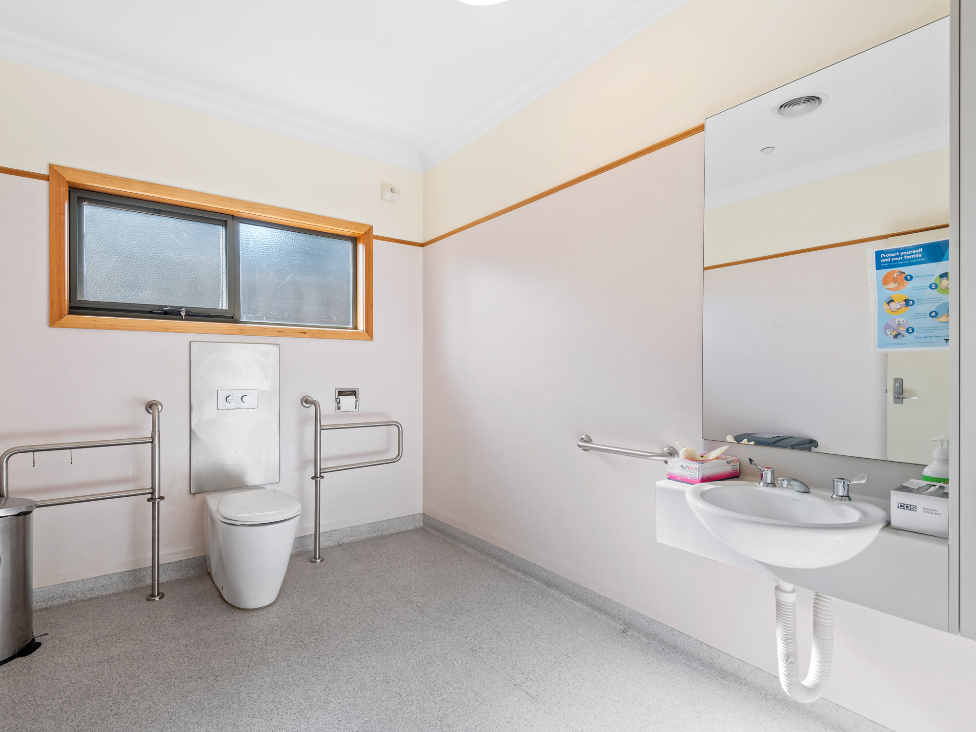 Light-filled, comfortable SDA design category ‘Improved Liveability’ in Mont Albert North, VIC — Home image 7