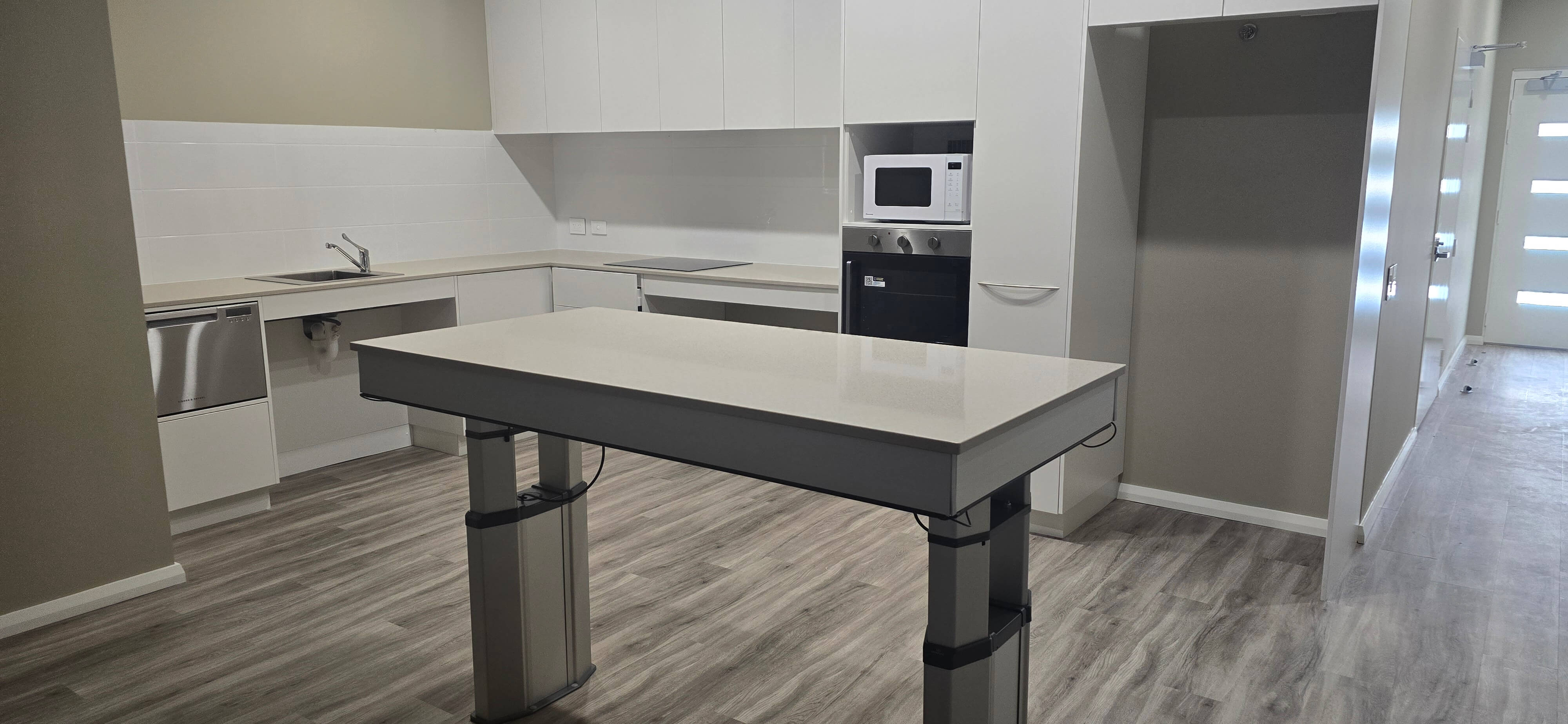 Coastal 2 Bed HPS Home - OOA Room for 24/7 Support Available - Kwinana — Home image 3