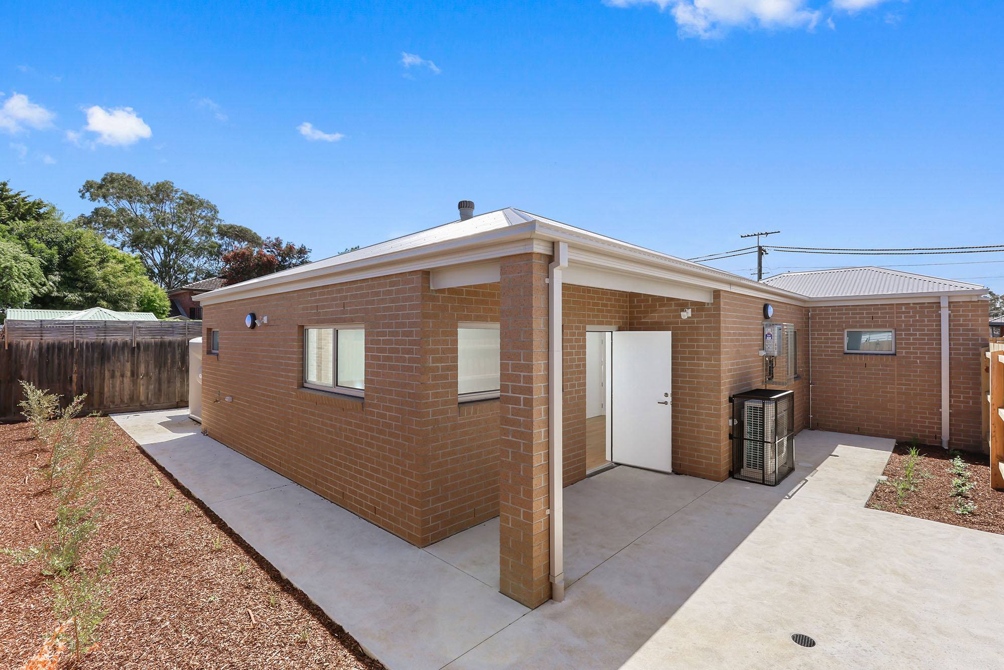 One-bedroom robust villa in Melton - just minutes to High Street! — Home image 16