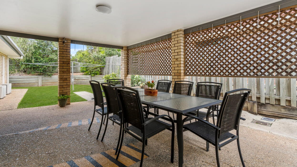 A connected and welcoming household in Coopers Plains — Home image 11