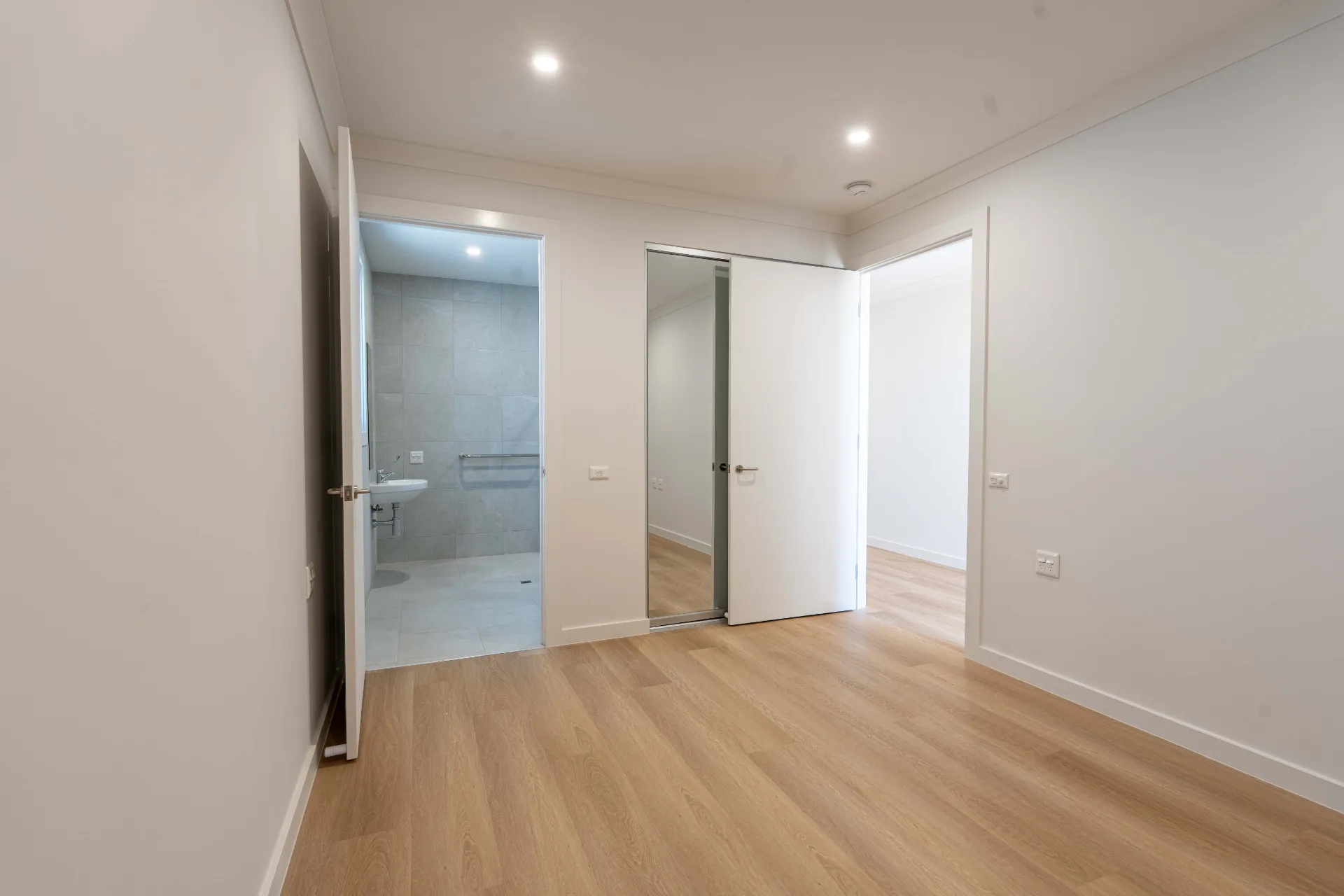 P 107 - Eime — Home image 11