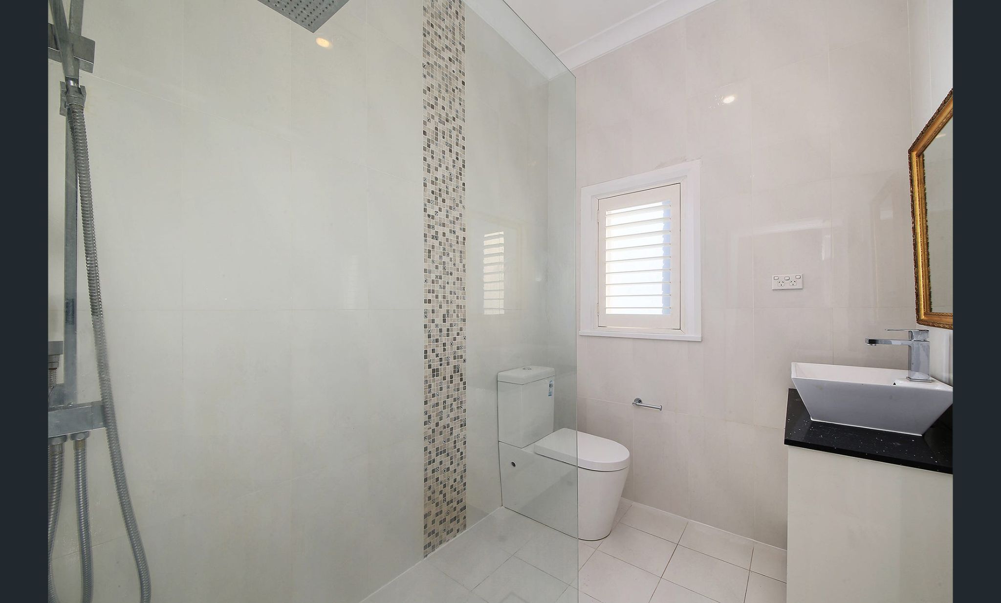 Earlwood House — Home image 3