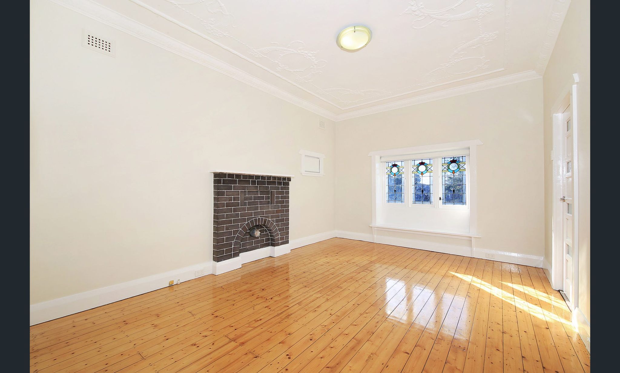 Earlwood House — Home image 7