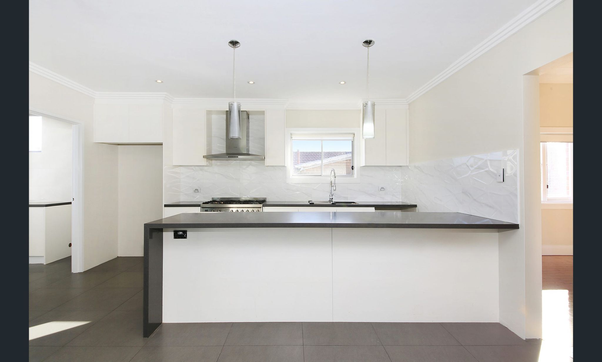 Earlwood House — Home image 8