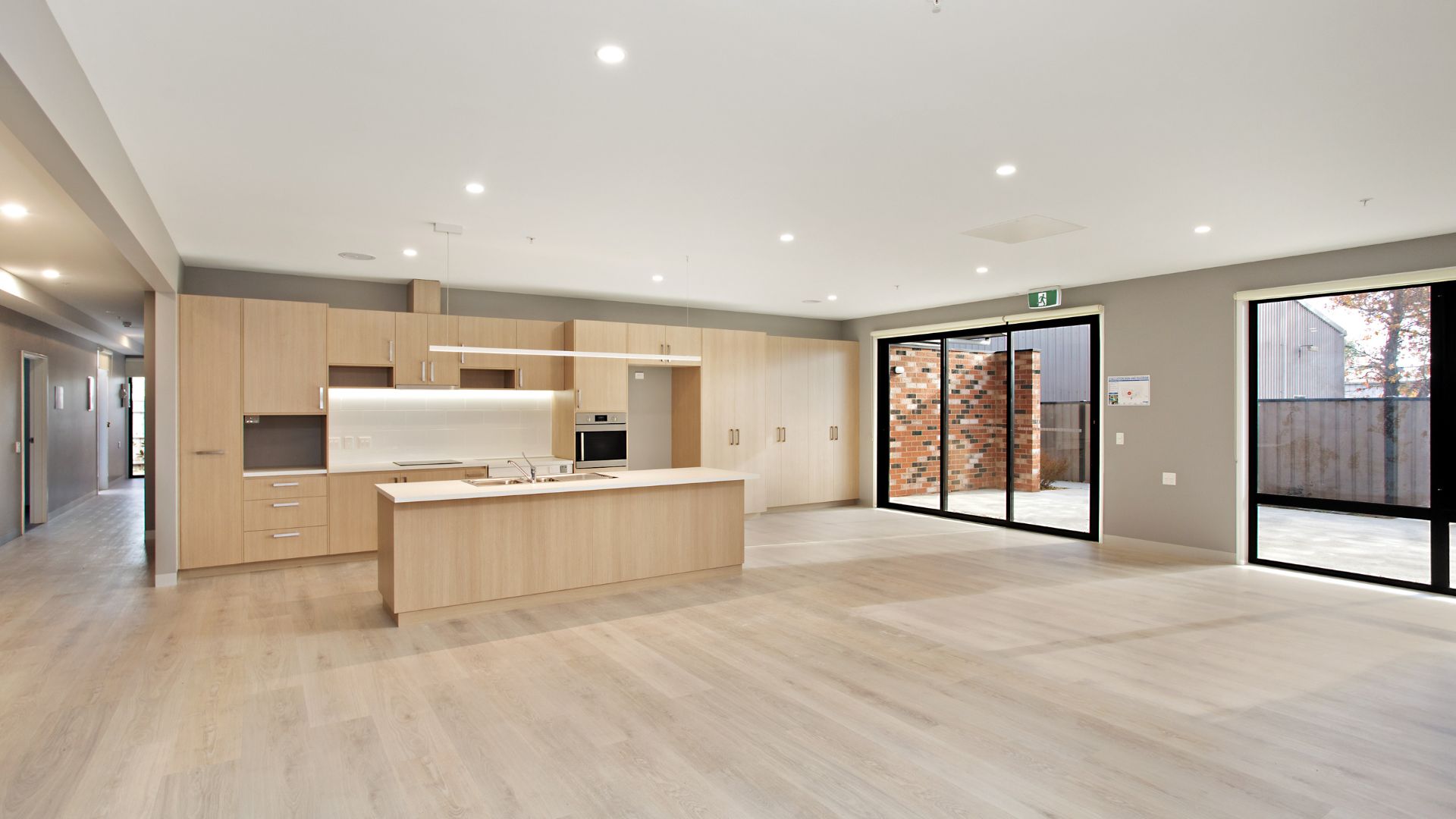 Brand new home in the heart of Sale! Room with self-contained kitchenette — Home image 5