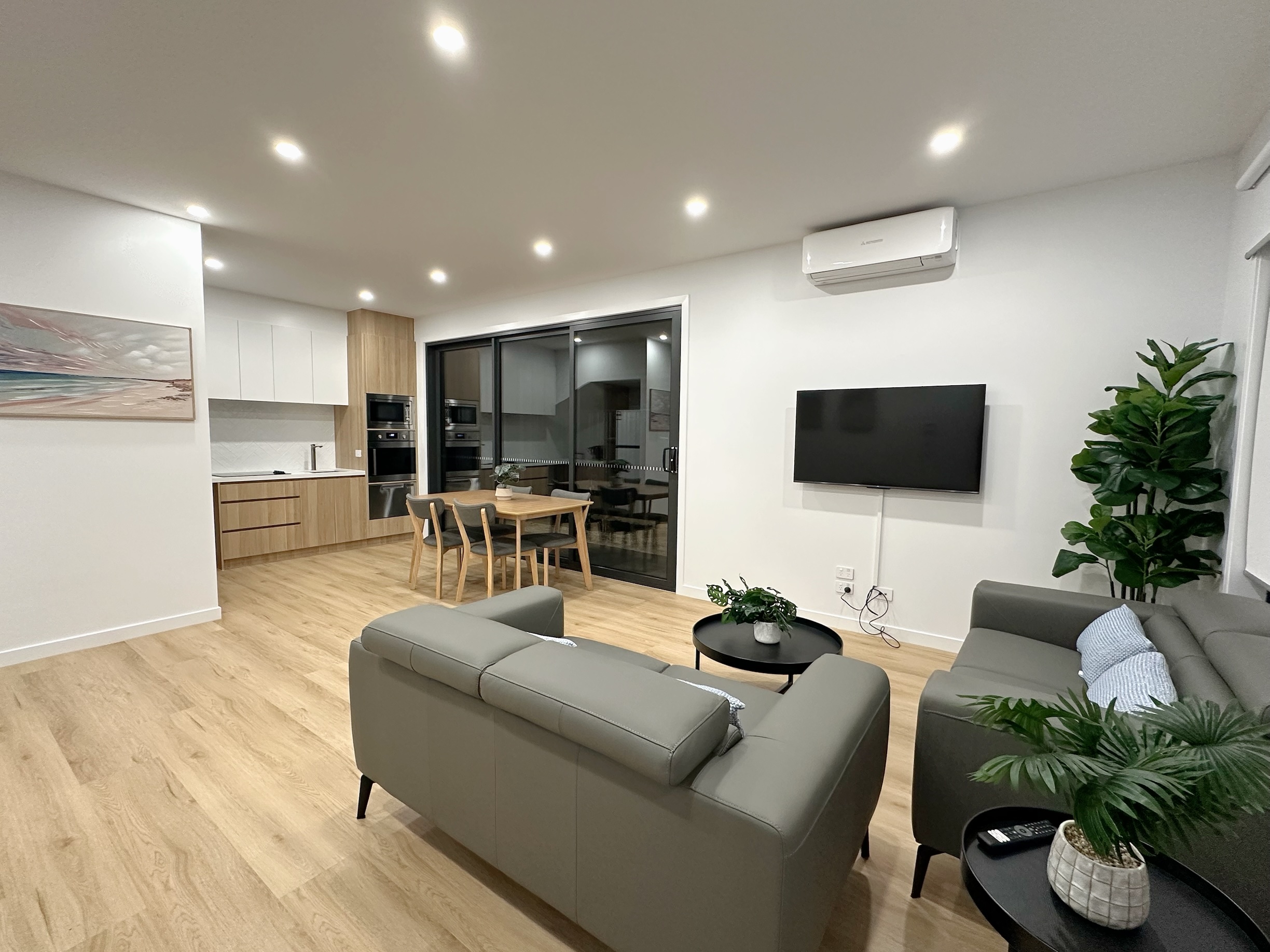 Brand New SIL - Redwood Unit 1 — Home image 4