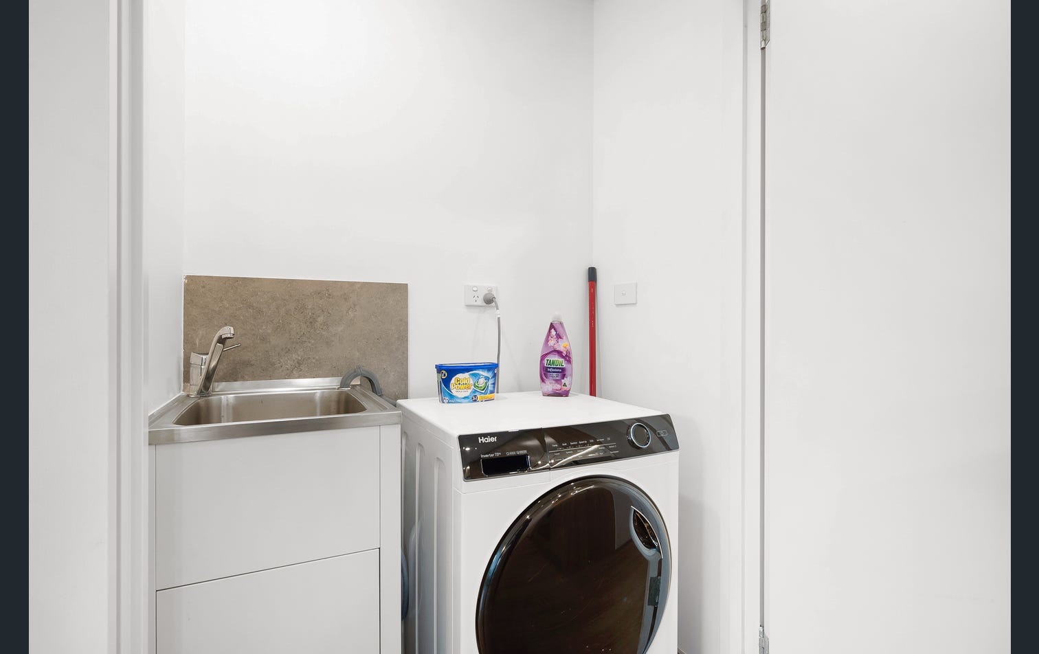 Luxury Redfern One Bedroom Apartment available — Home image 3