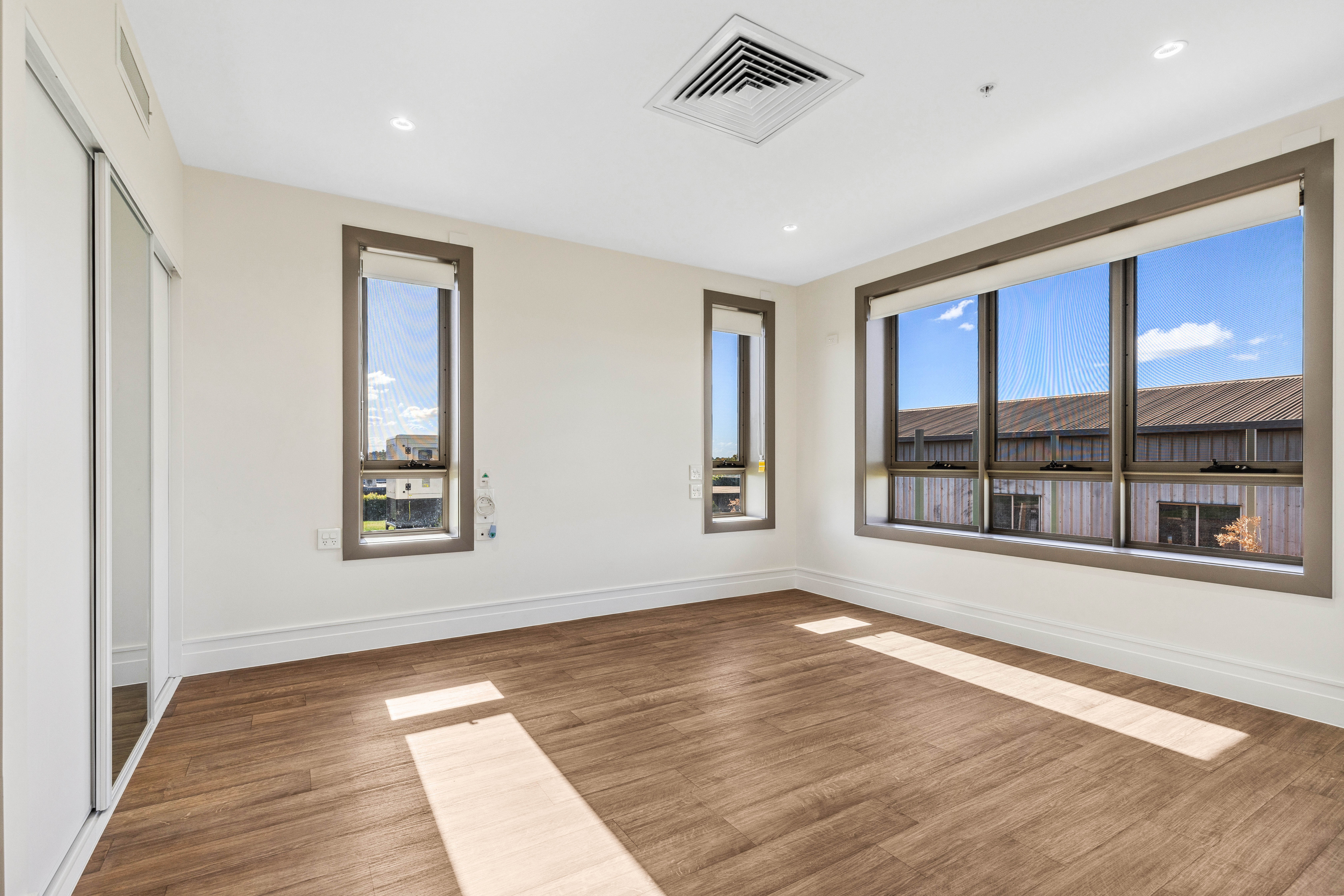 Exceptional HPS Apartments, A Cut Above the Rest! — Home image 5
