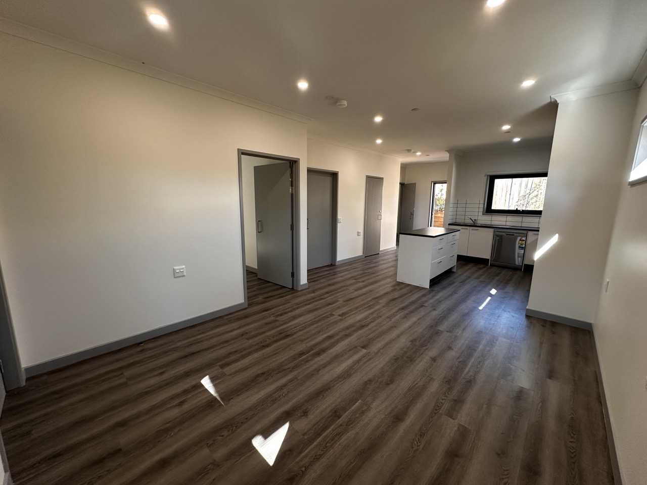 New 1 Resident Villa - SDA Robust — Home image 2