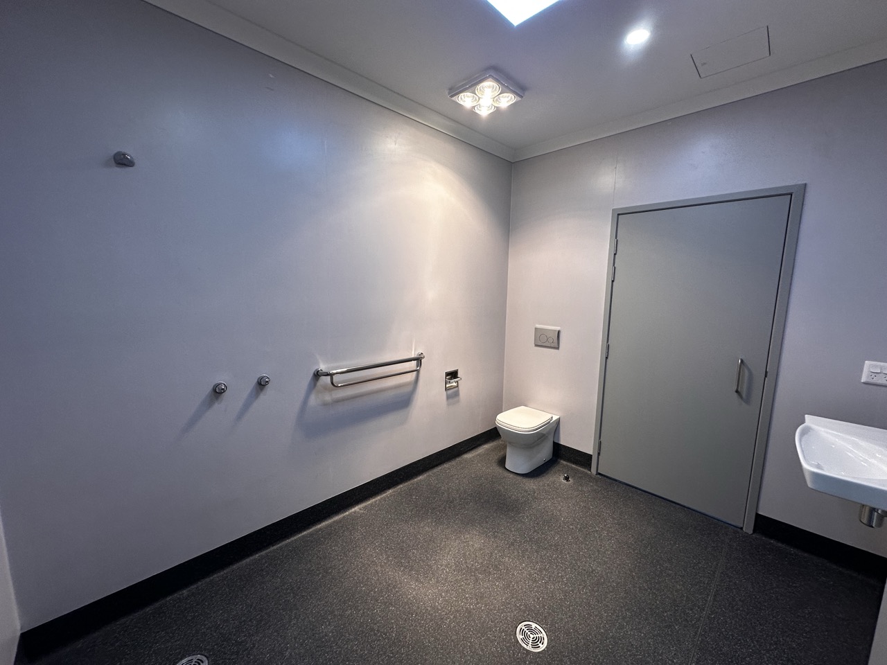New 1 Resident Villa - SDA Robust — Home image 7