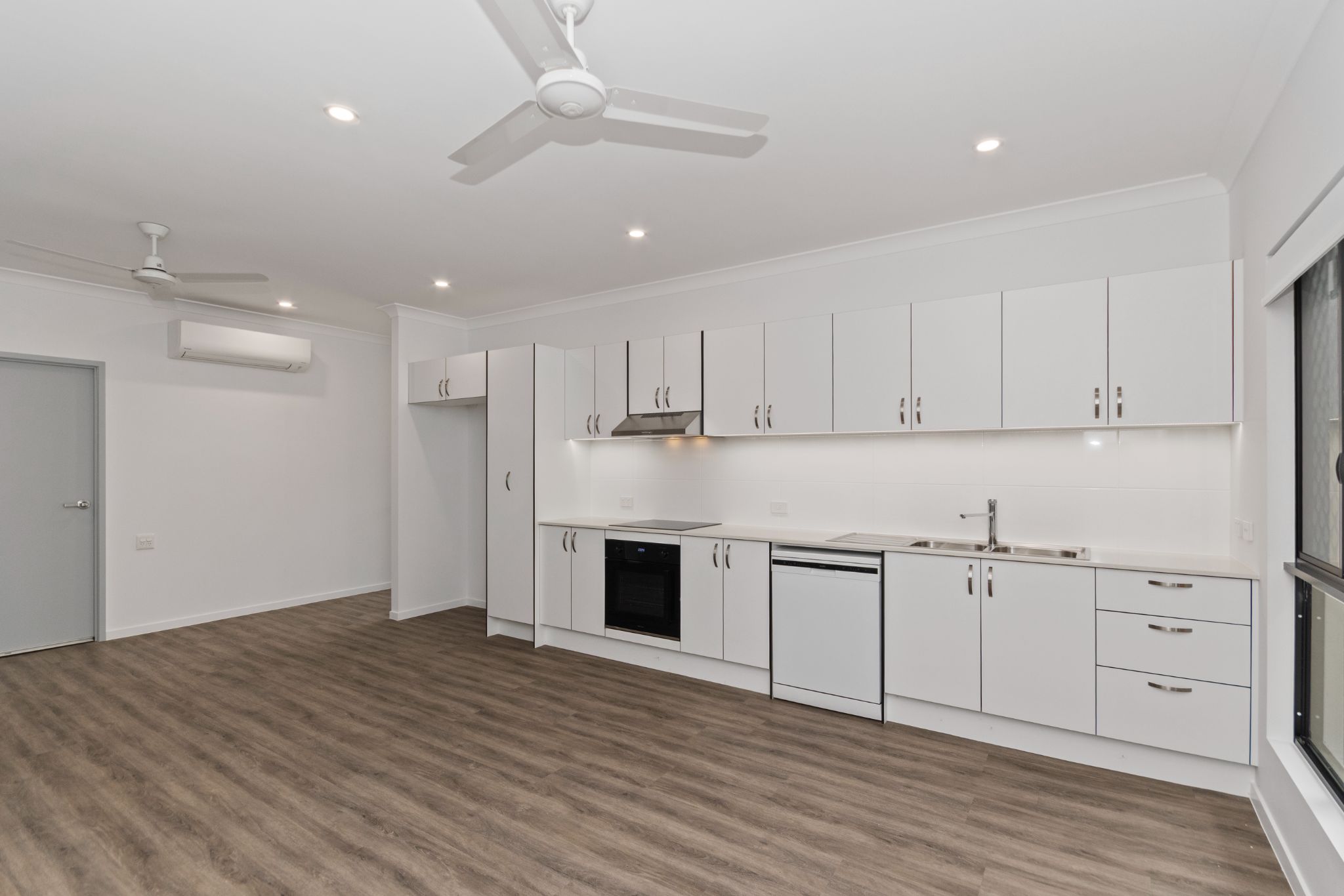 1 HPS + OOA Duplex Villa, in Gulliver QLD — Home image 2