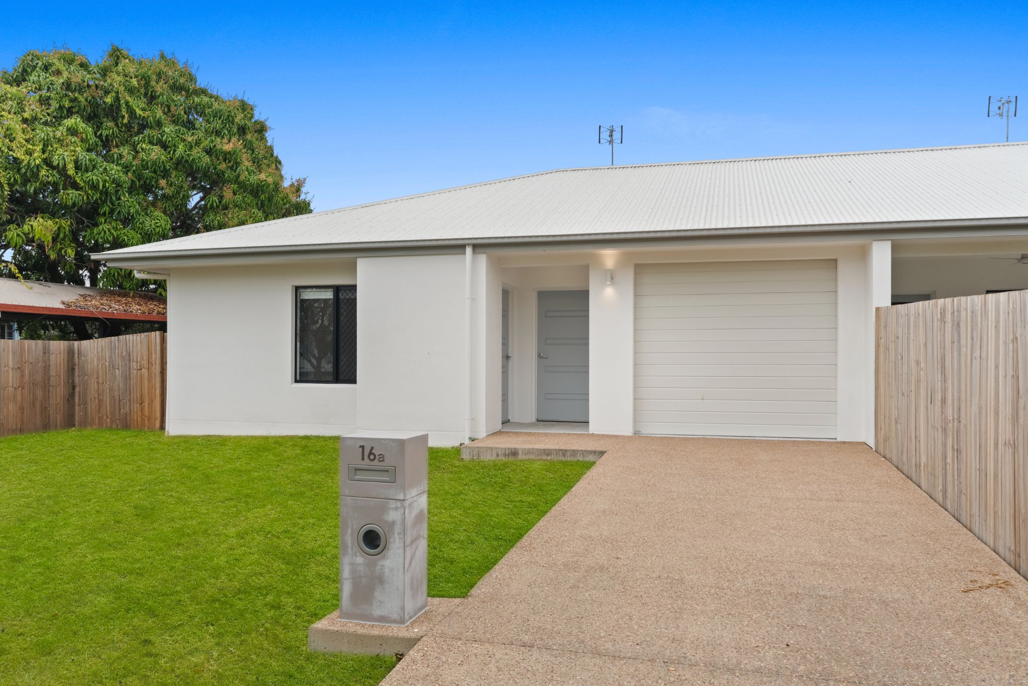 1 HPS + OOA Duplex Villa, in Gulliver QLD — Home image 4