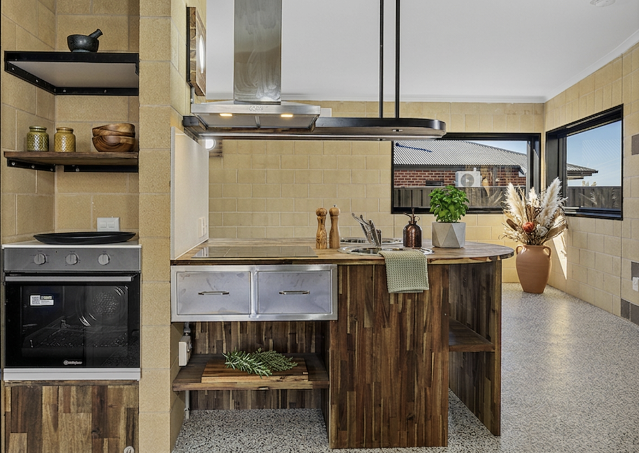 Modern SDA - Robust House in Golden Square, Bendigo — Home image 3