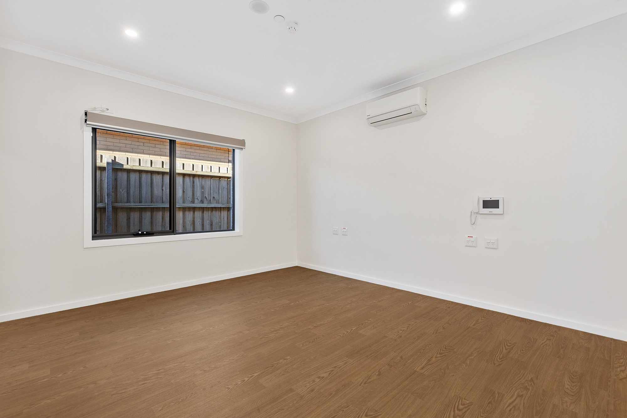 2 Bed High Physical Support House Just Moments From Chelsea Beach! — Home image 7