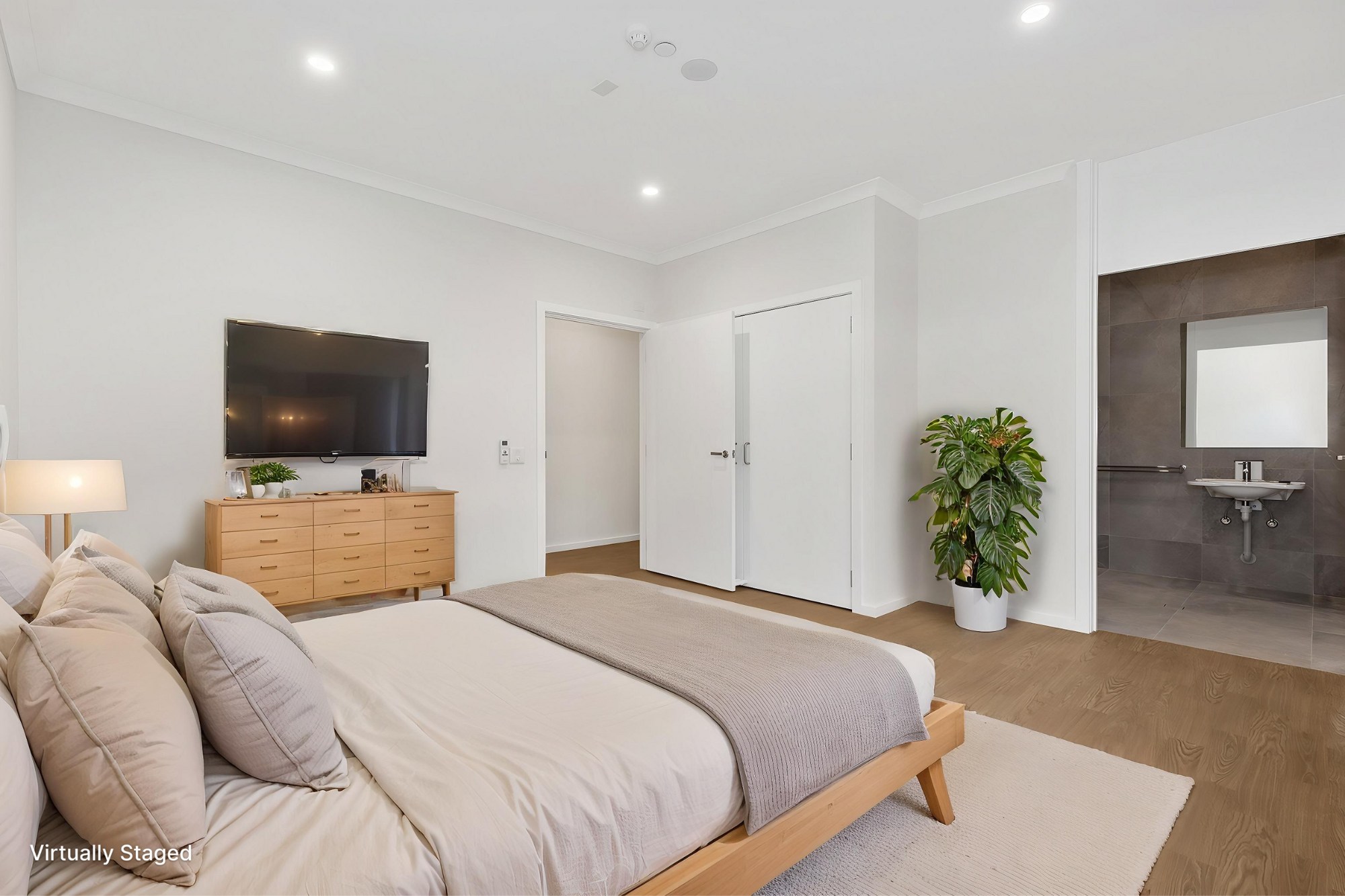 2 Bed High Physical Support House Just Moments From Chelsea Beach! — Home image 22
