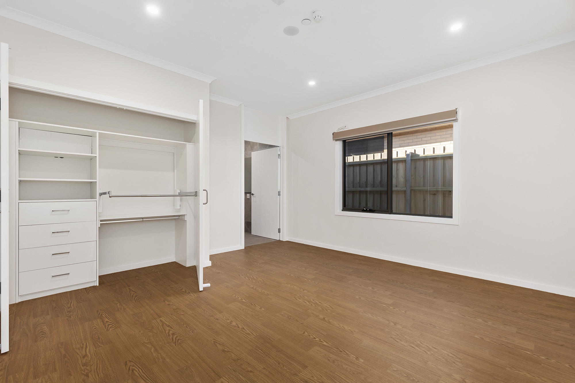 2 Bed High Physical Support House Just Moments From Chelsea Beach! — Home image 11