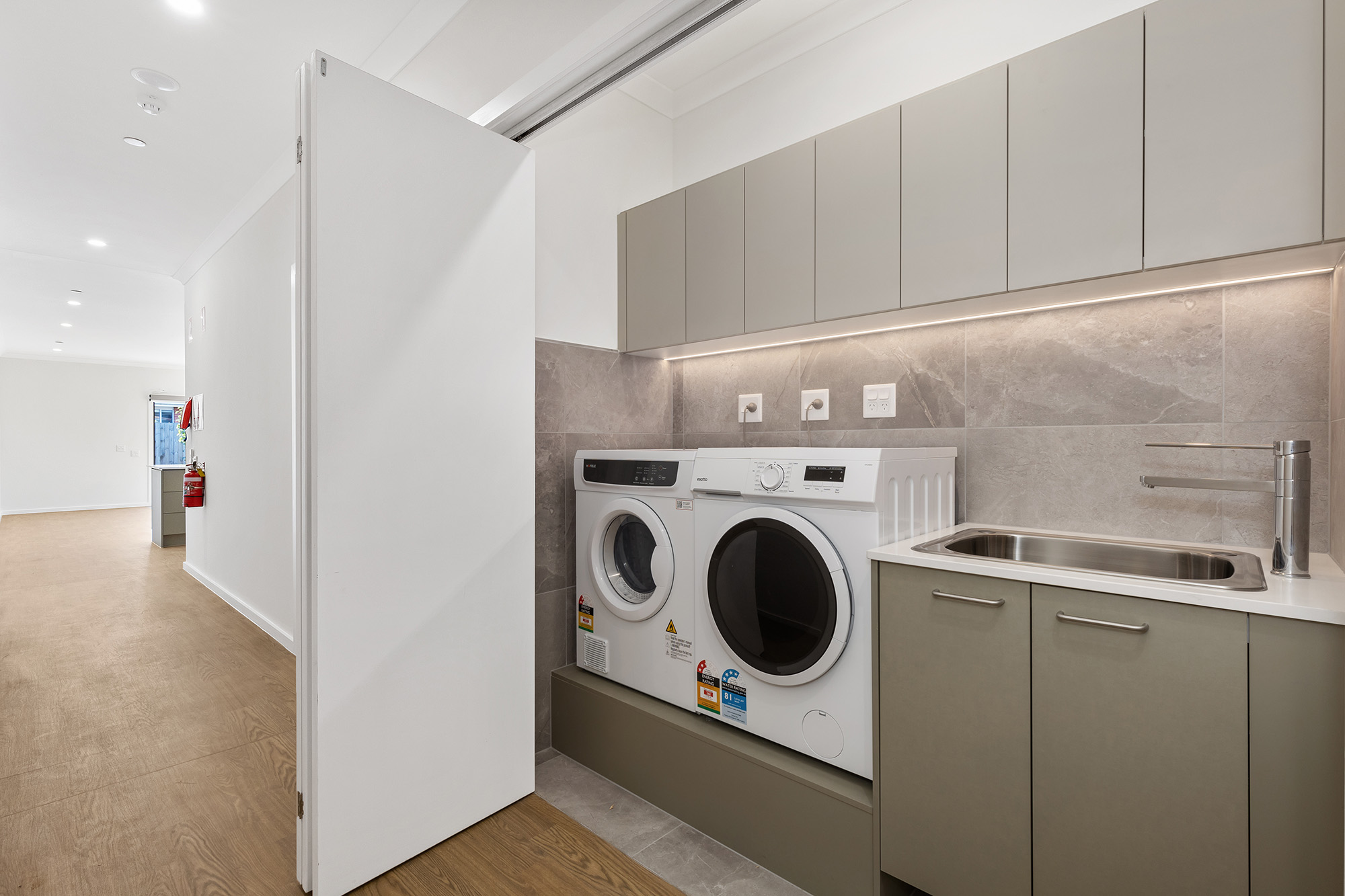 2 Bed High Physical Support House Just Moments From Chelsea Beach! — Home image 15