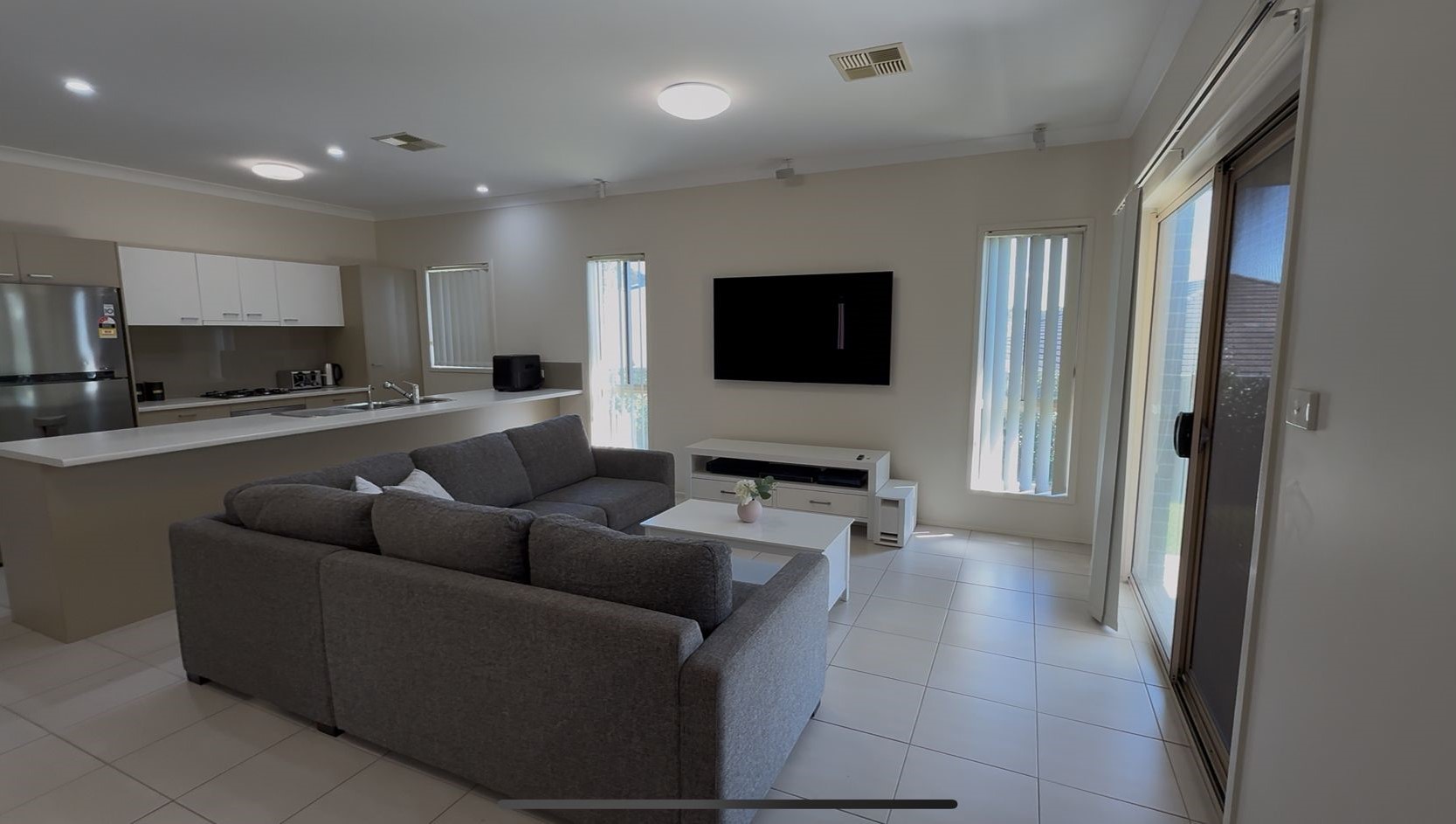 Modern Home — Home image 2