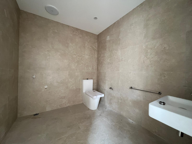 BRAND NEW HPS - GLENROY — Home image 5