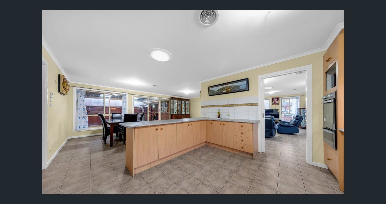 📍 Roxburgh Park (SIL) 🛌 3 🛀 1 🚘 2 | 3 Vacancies — Home image 3