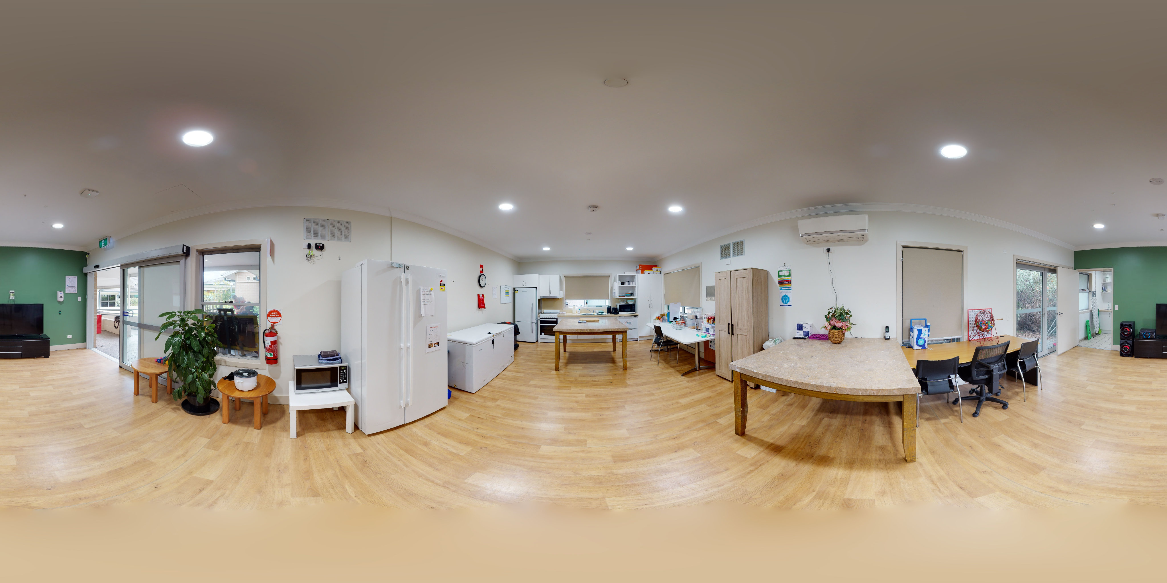 Lovely purpose-built property set in a leafy, residential area in North Ryde — Home image 2